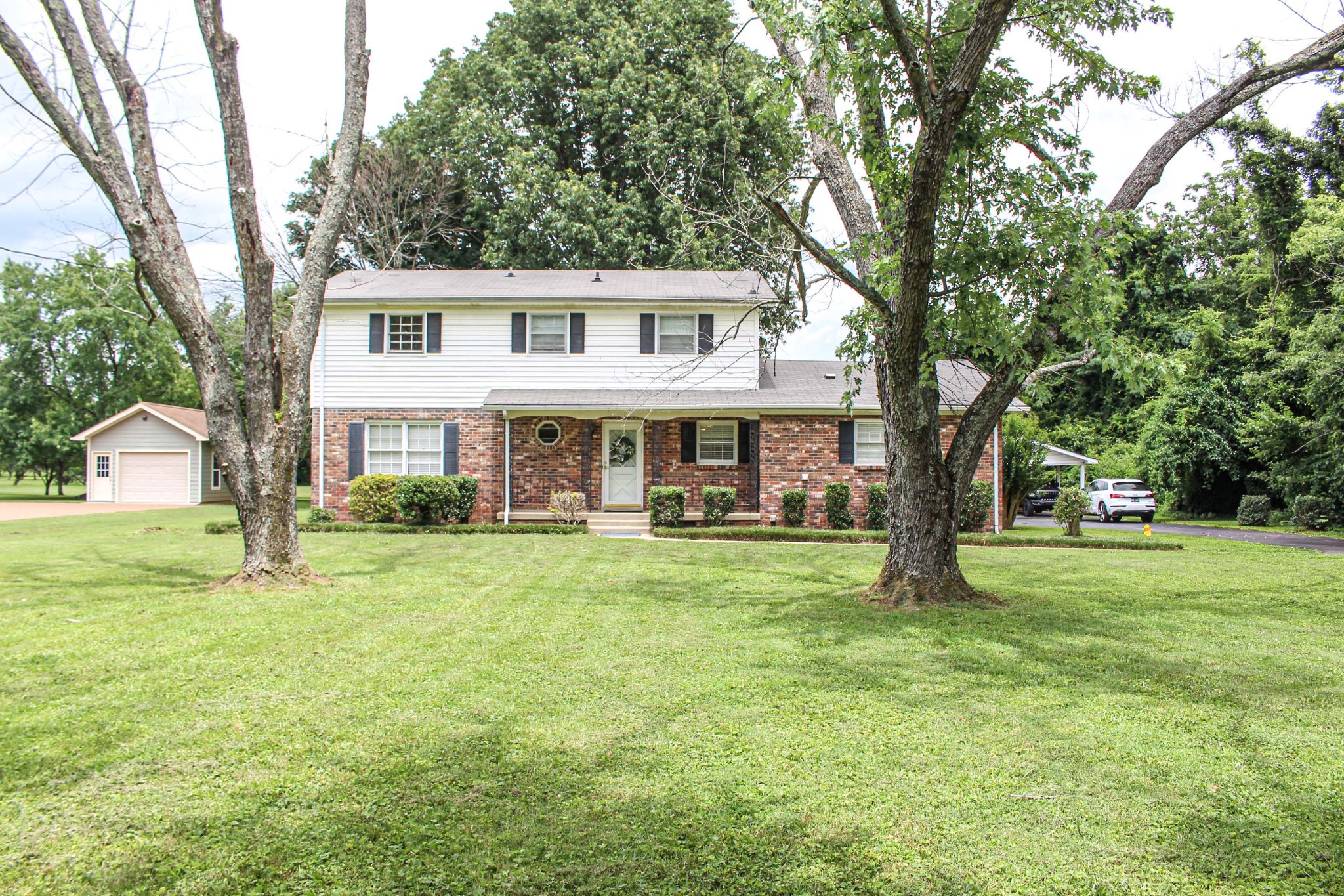 214 Haynes Dr Property Photo 1