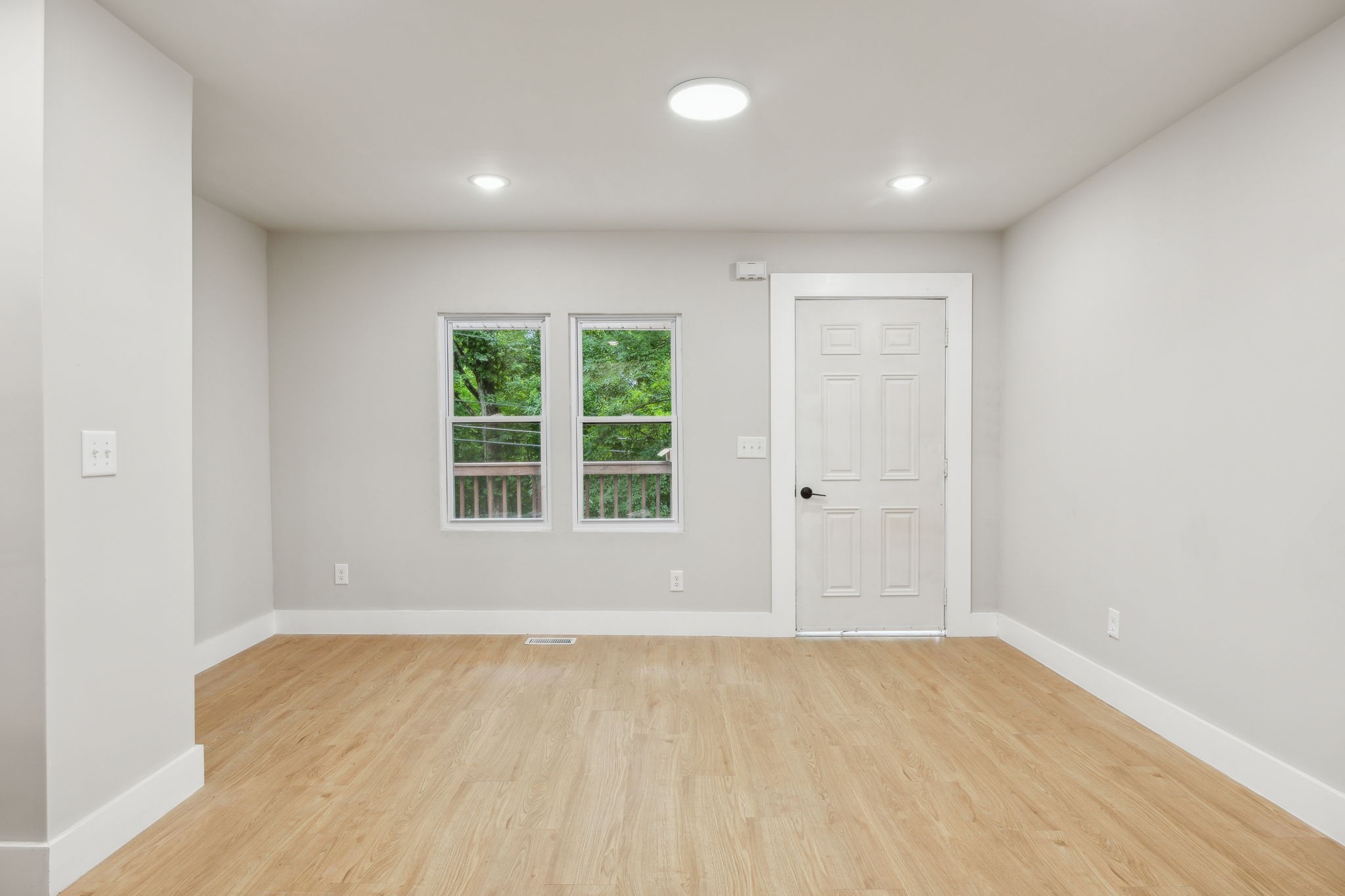 137 Stratton Blvd Property Photo 3