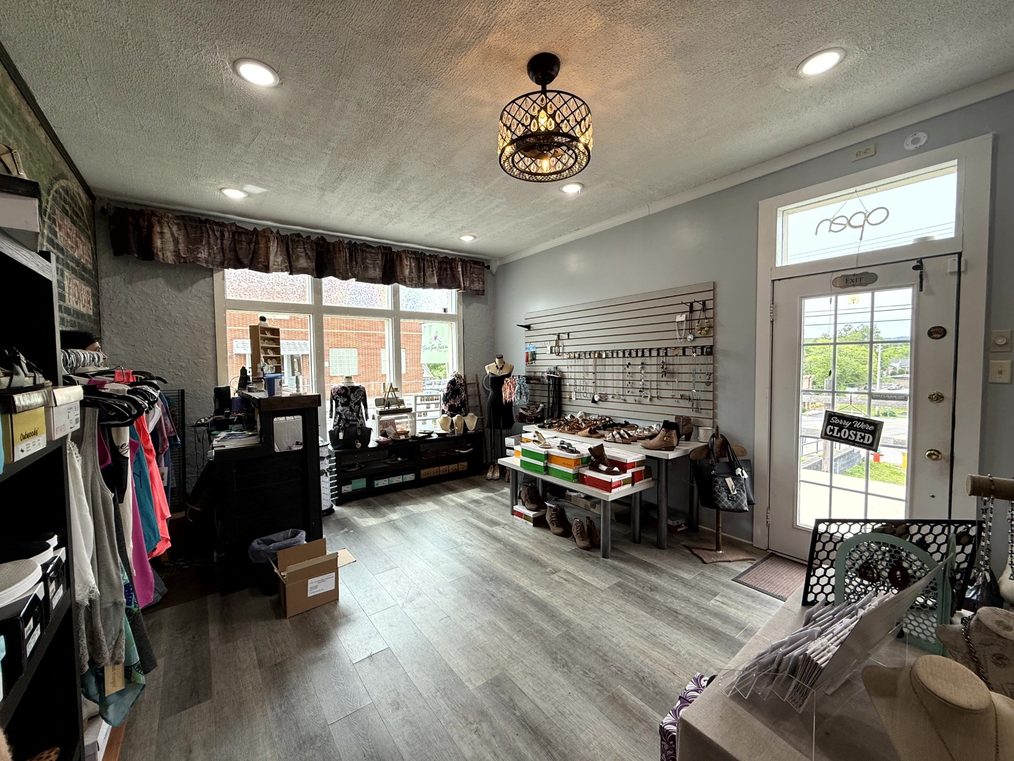 213 N Church St Property Photo 6