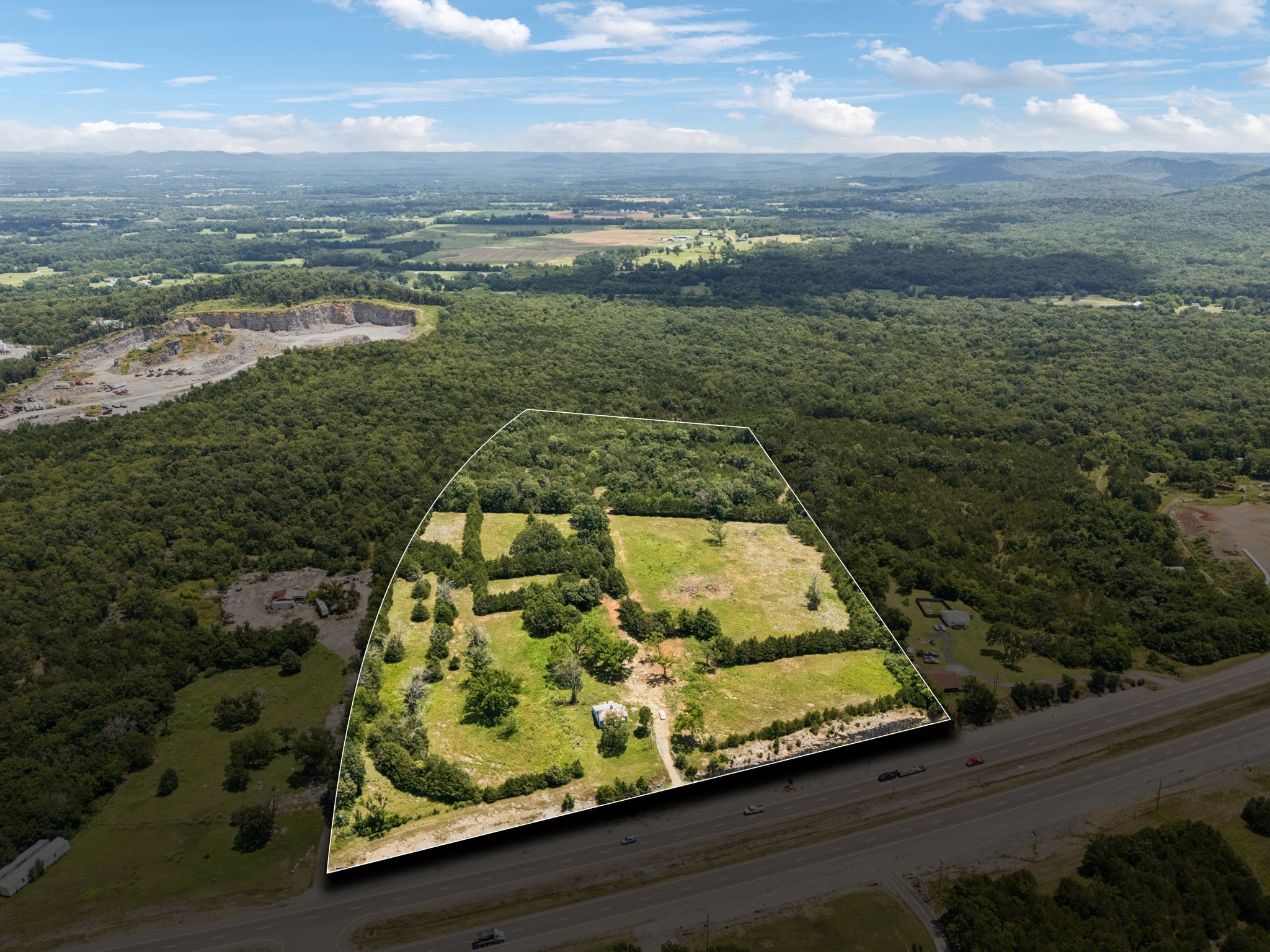 7665 Shelbyville Pike Property Photo 1