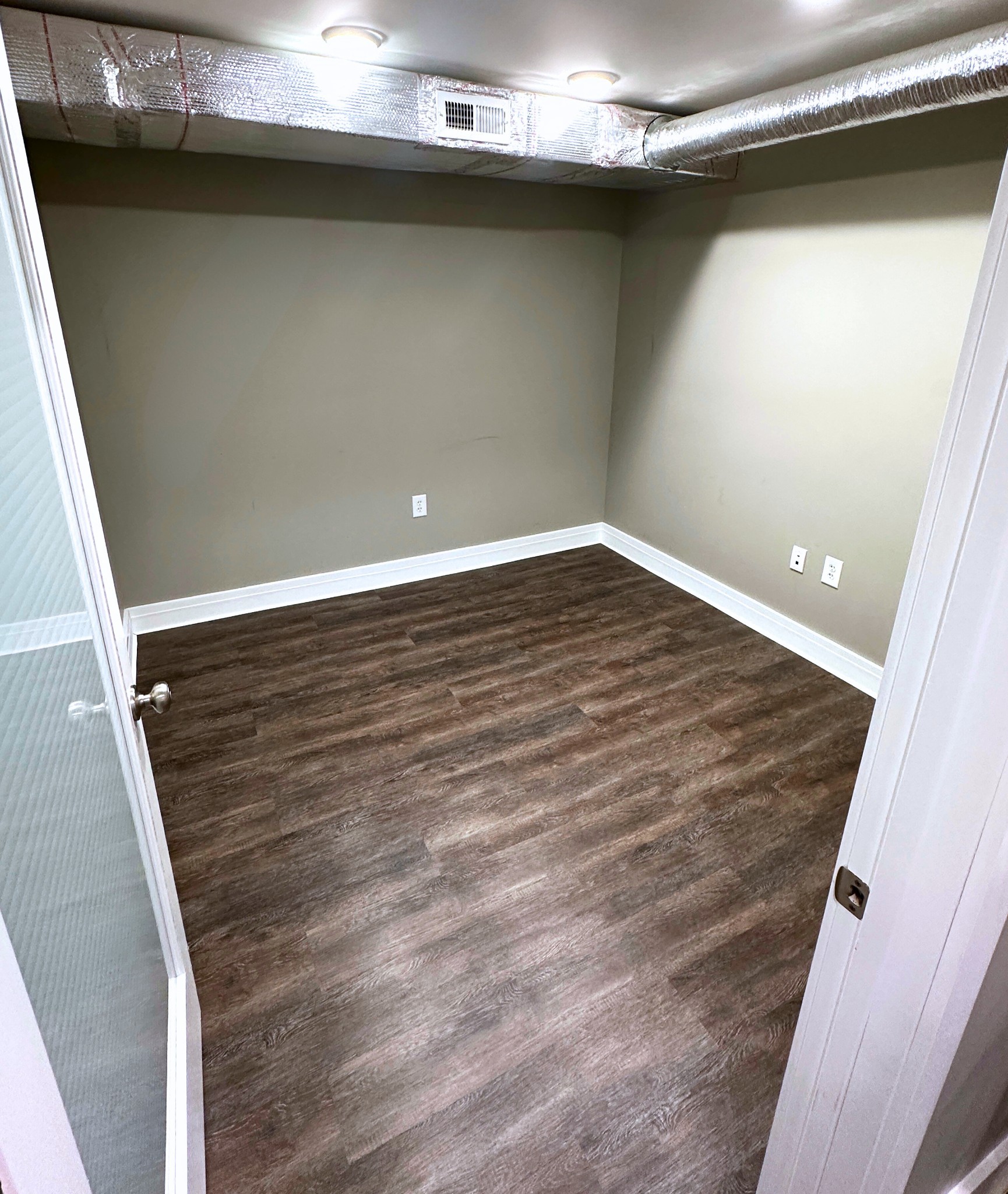 1811 Memorial Cir Suite 15 Property Photo 1