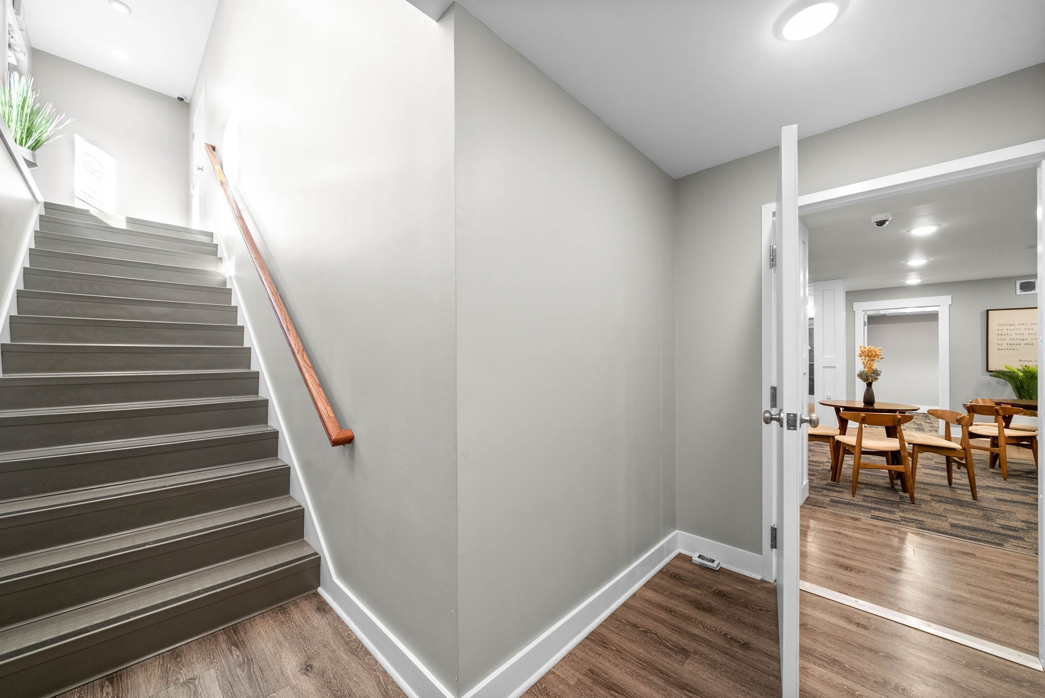 1811 Memorial Cir Suite 15 Property Photo 5