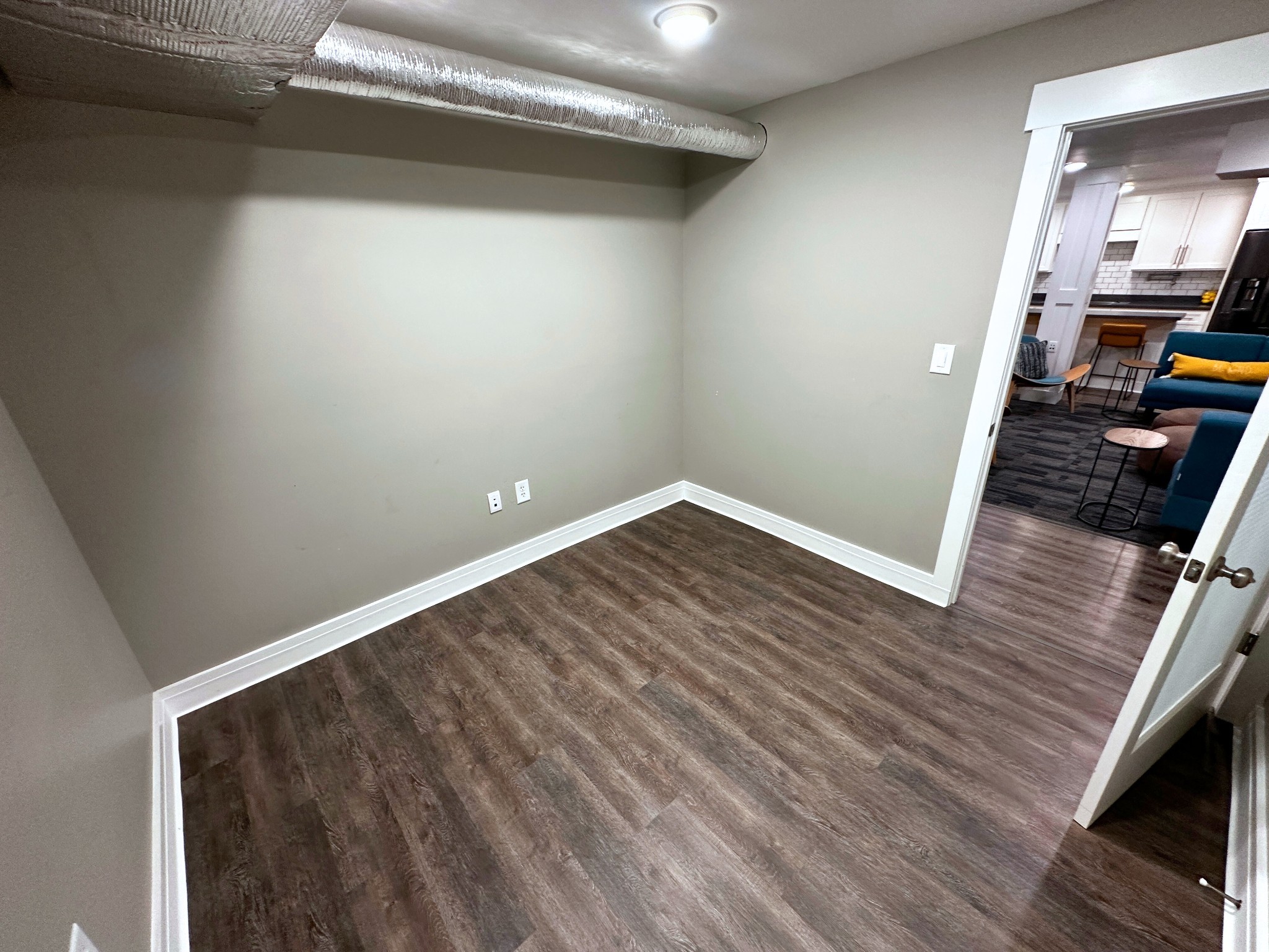 1811 Memorial Cir Suite 15 Property Photo 8