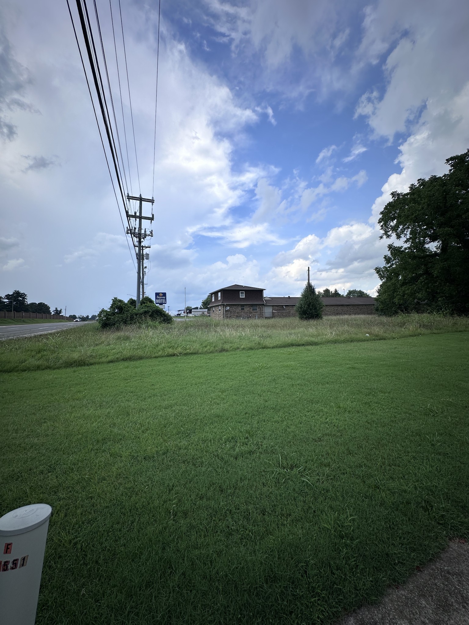 2255 Fort Campbell Blvd Property Photo 8
