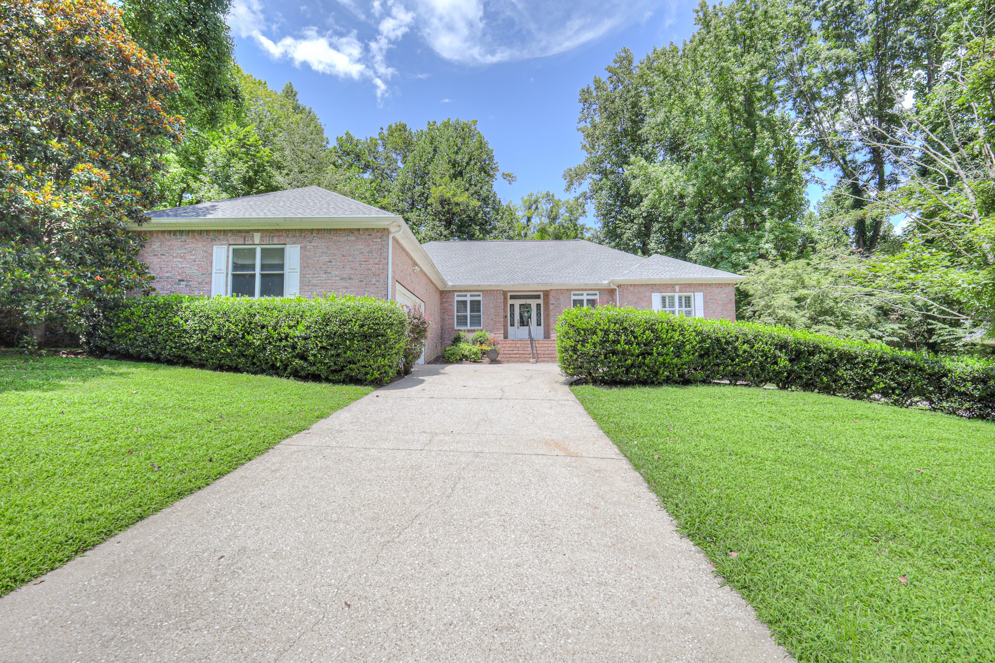 604 Georgian Way Property Photo 1