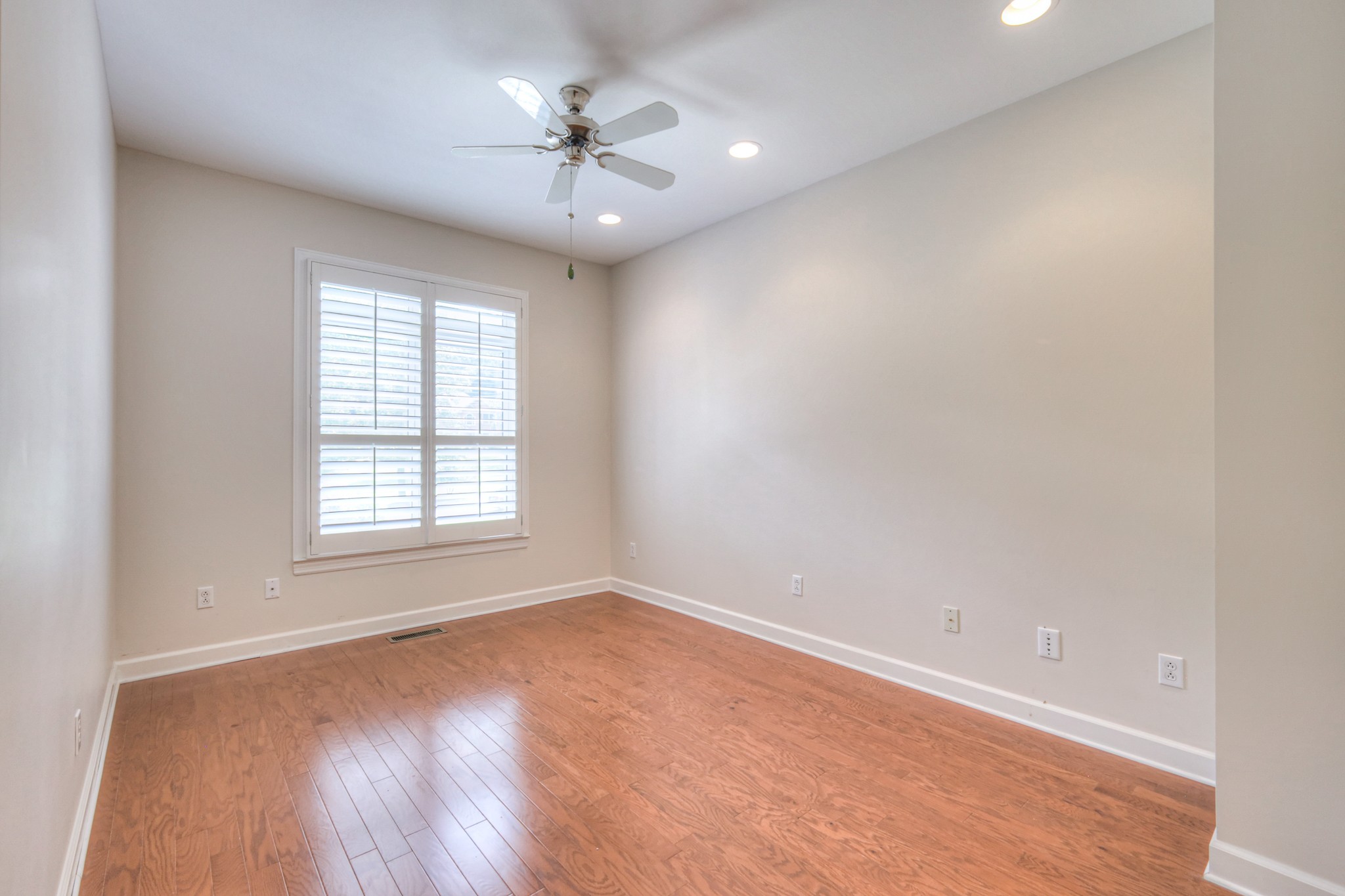604 Georgian Way Property Photo 14