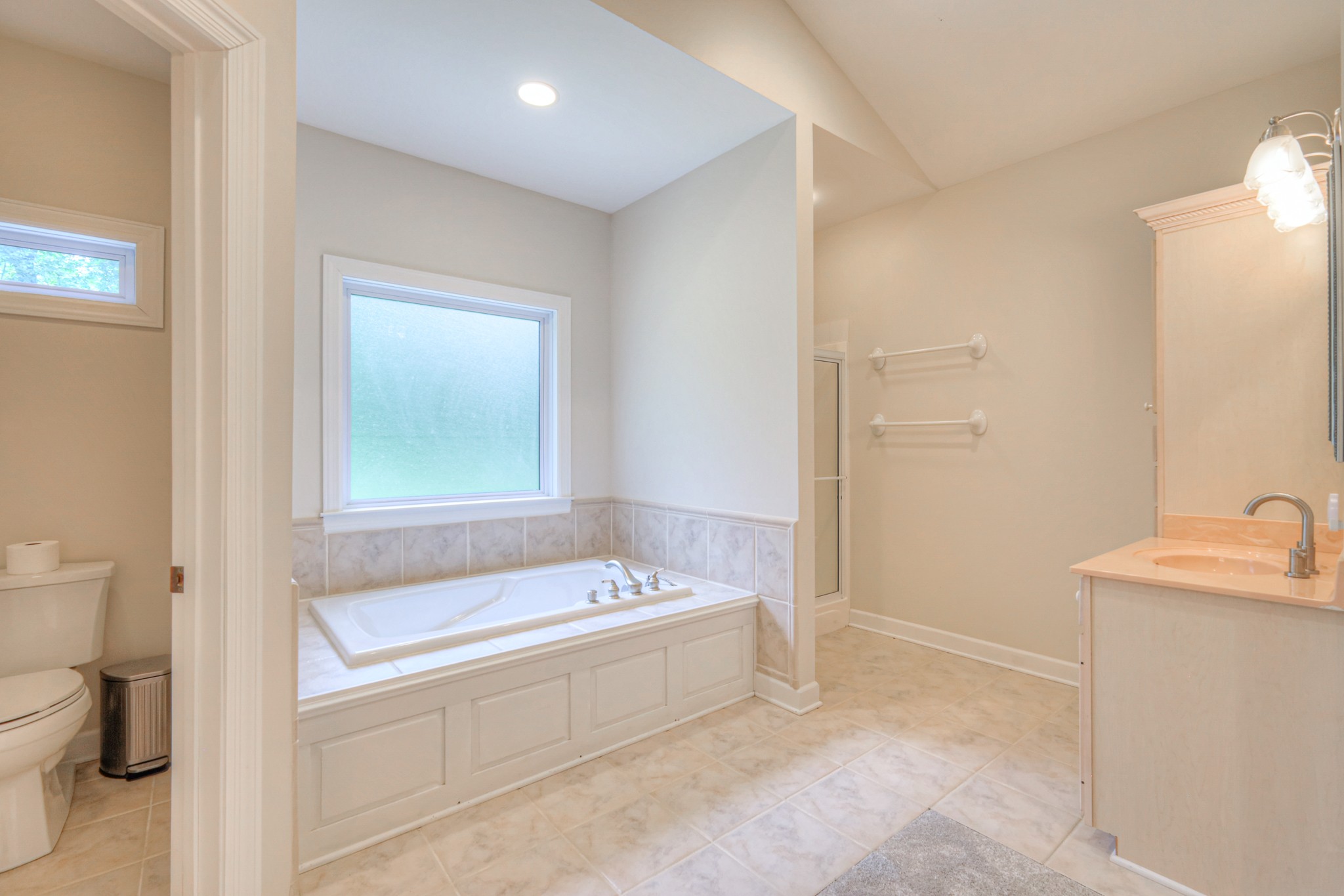 604 Georgian Way Property Photo 23