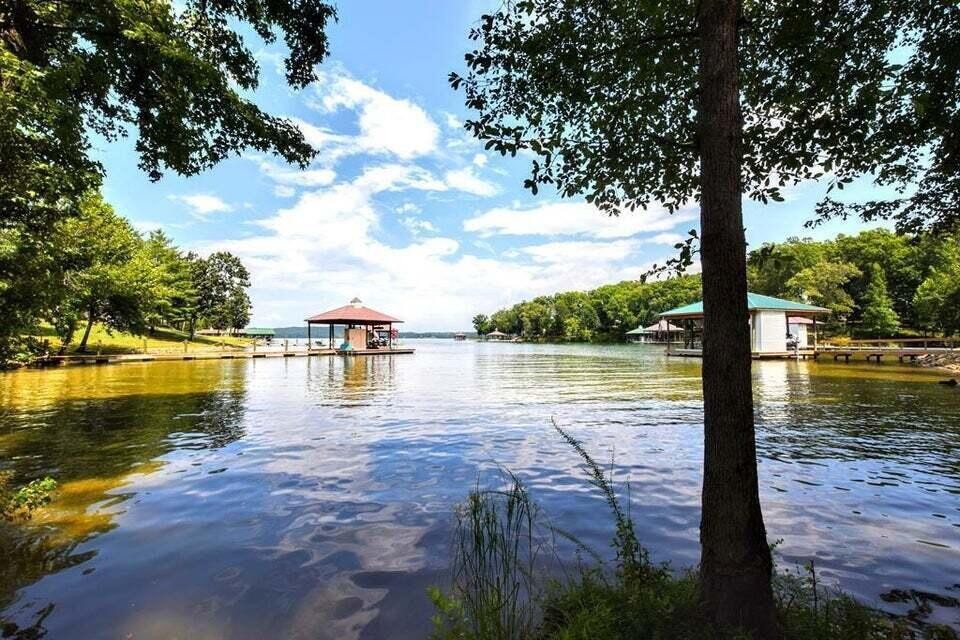 438 Lake Harbor Drive Property Photo 1