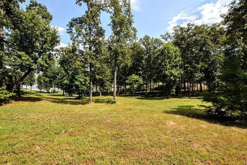 438 Lake Harbor Drive Property Photo 5
