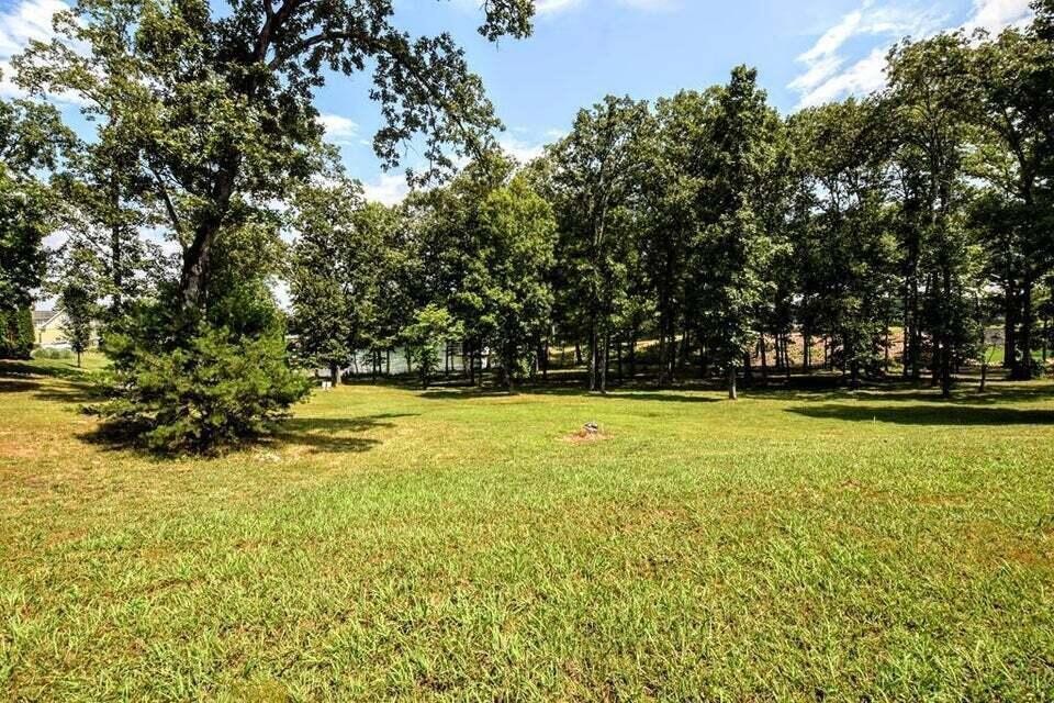 438 Lake Harbor Drive Property Photo 7
