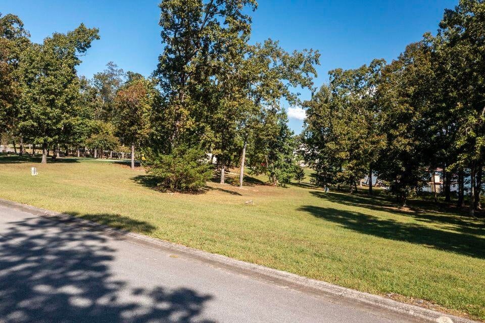 438 Lake Harbor Drive Property Photo 25