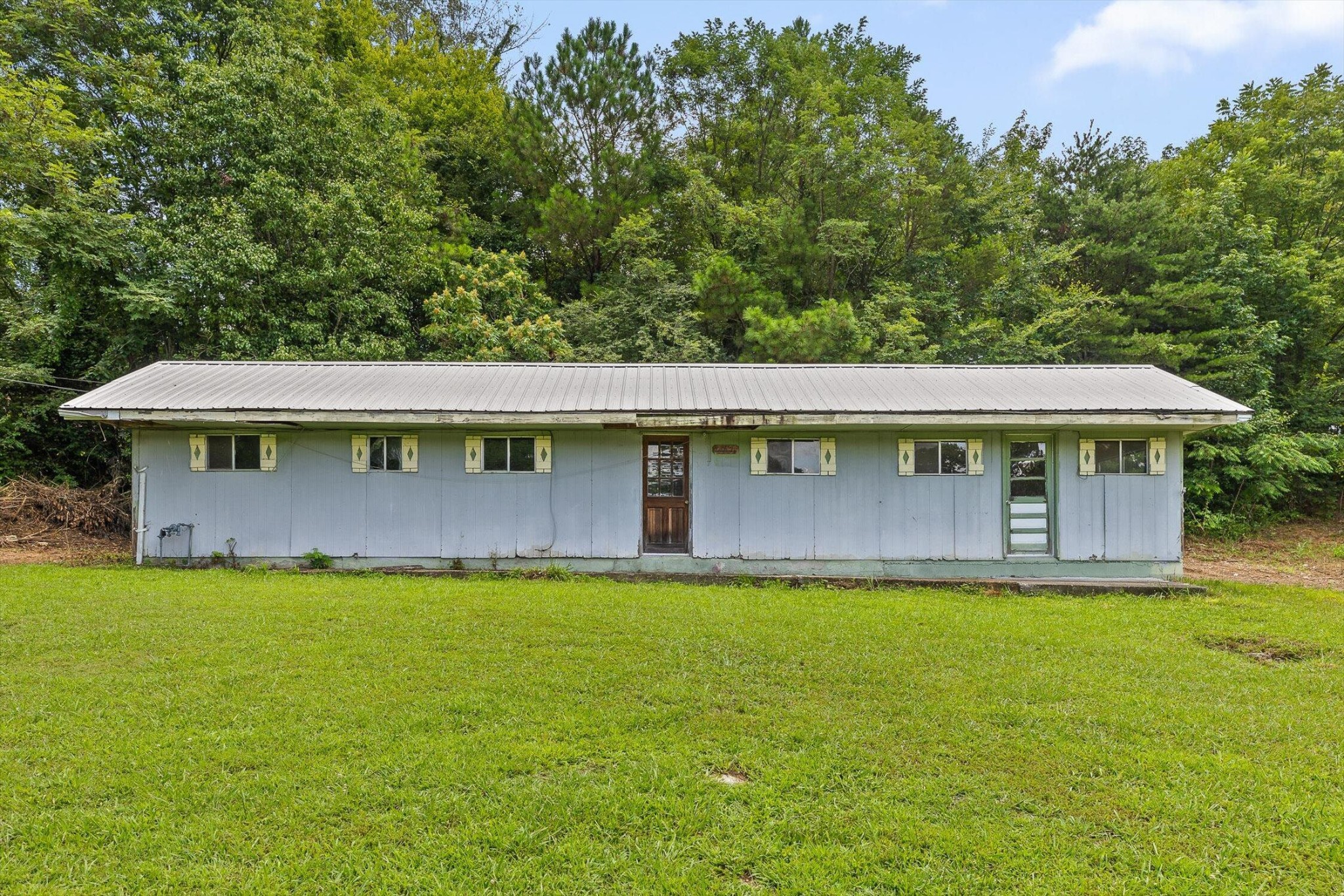 1467 Holcomb Road Property Photo 1