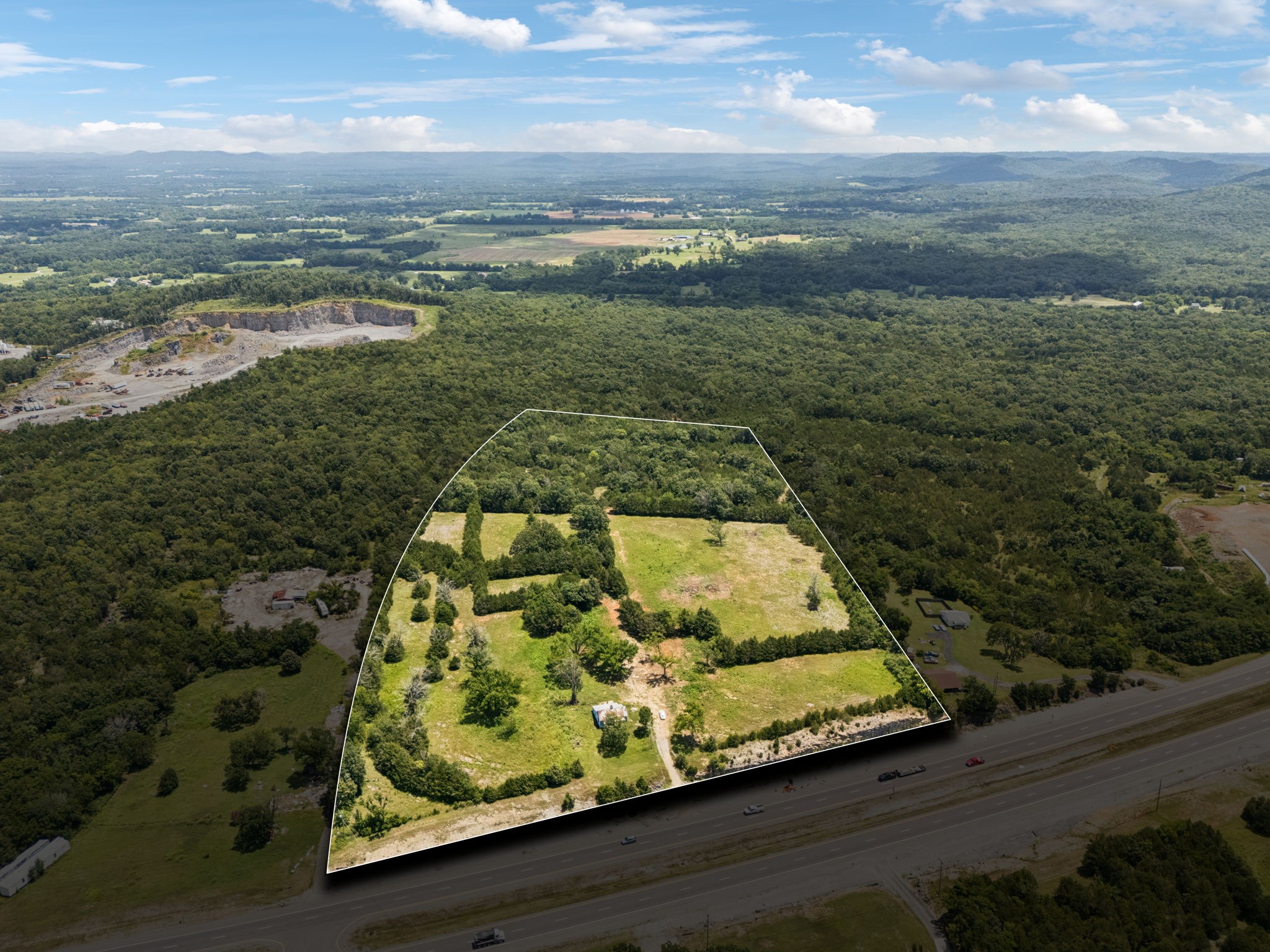 7665 Shelbyville Pike Property Photo 1