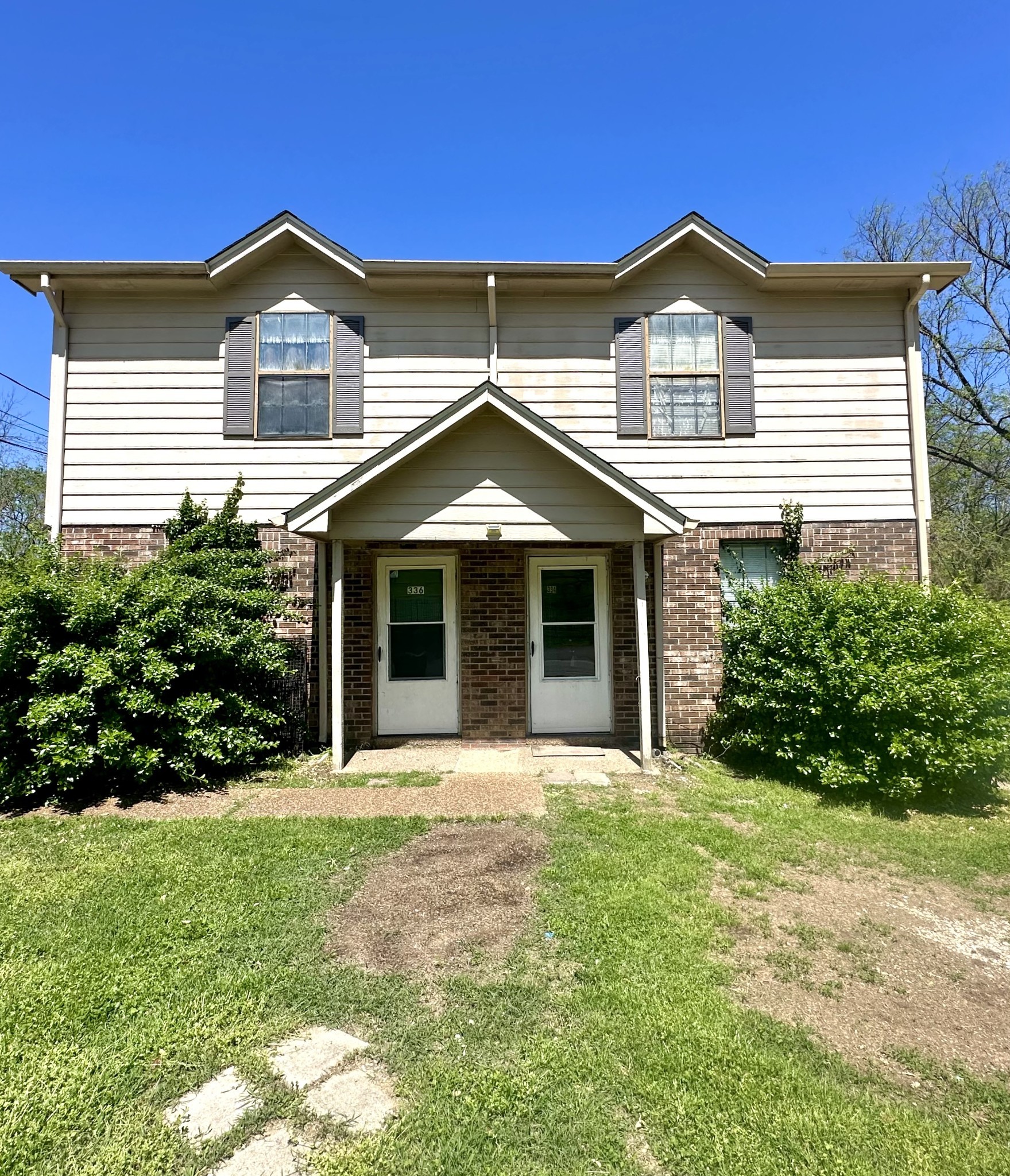 336 E Webster St Property Photo 2