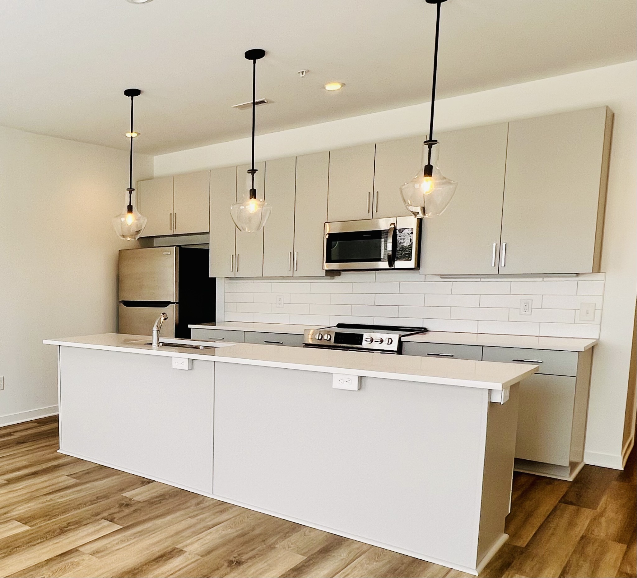 707 26th Ave, N Property Photo 1