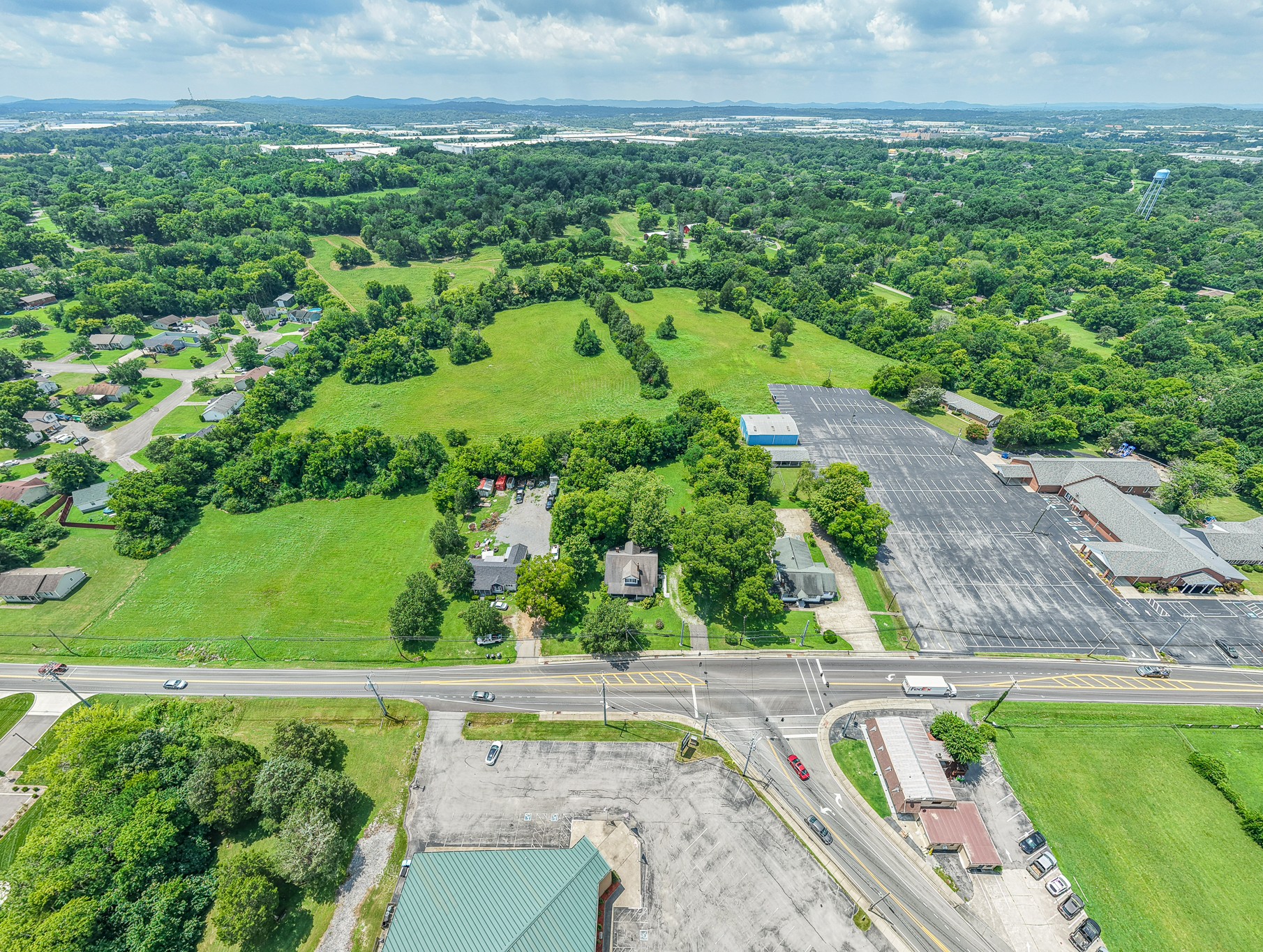 266 Old Nashville Hwy Property Photo 4