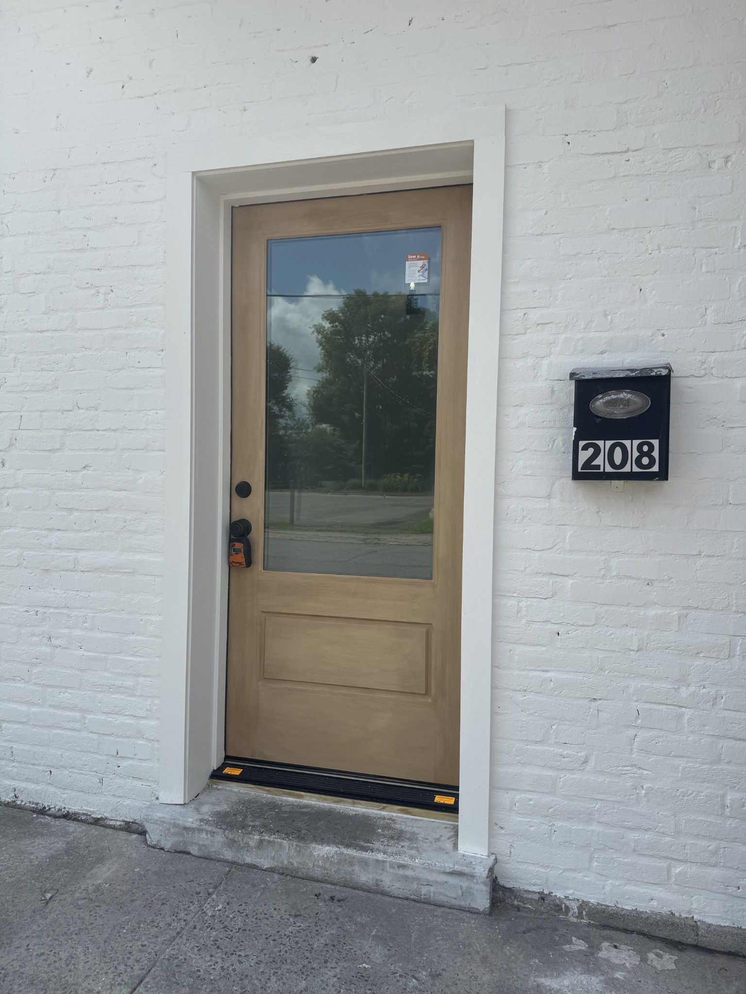 208 E Market St Property Photo 12