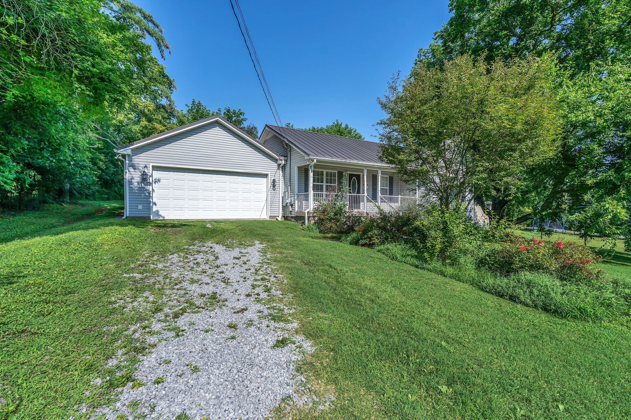 108 Crestview Dr Property Photo 2