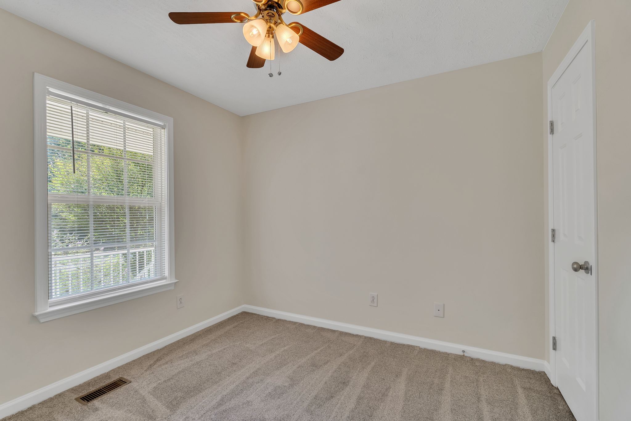108 Crestview Dr Property Photo 27