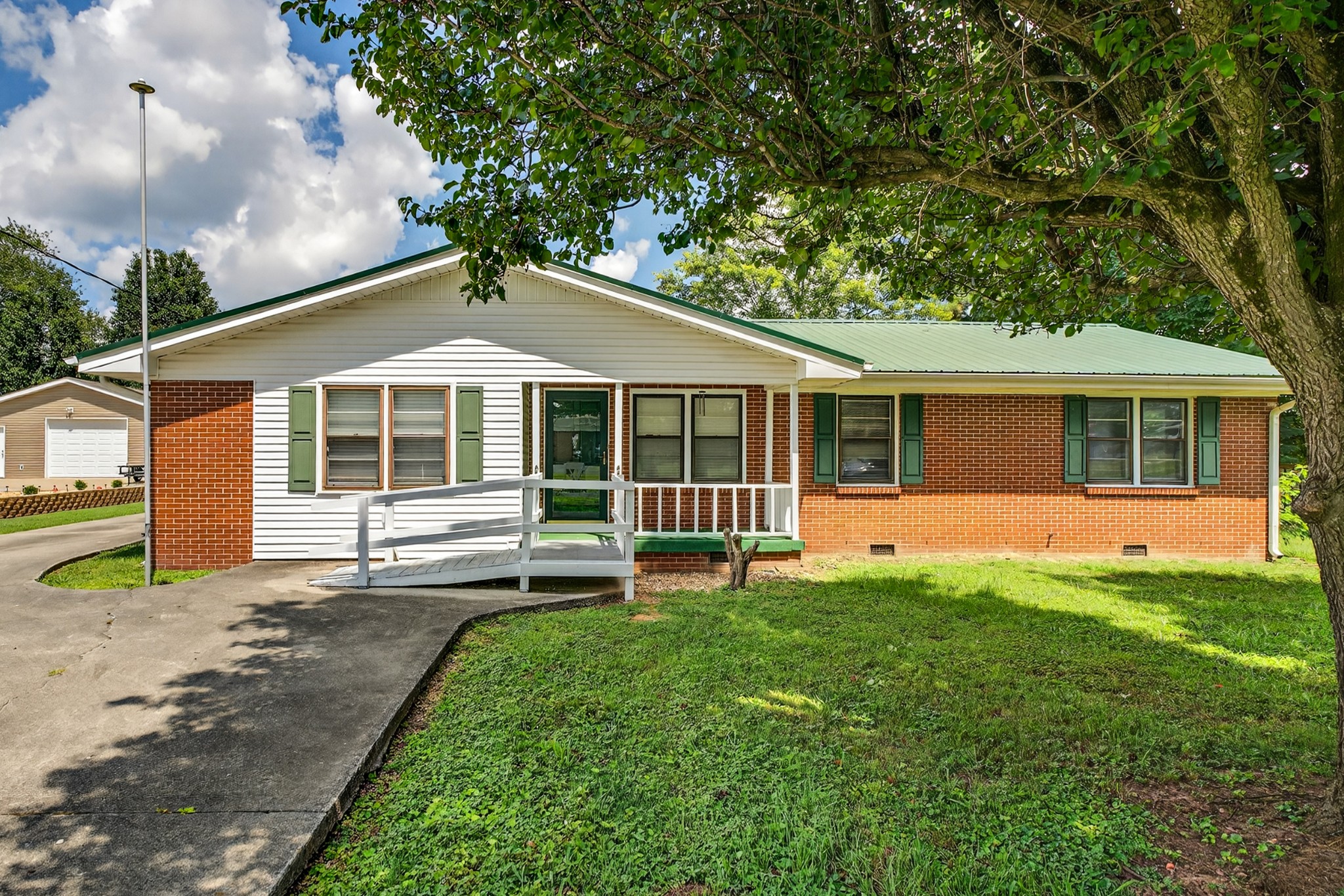 30244 Highland Dr Property Photo 1