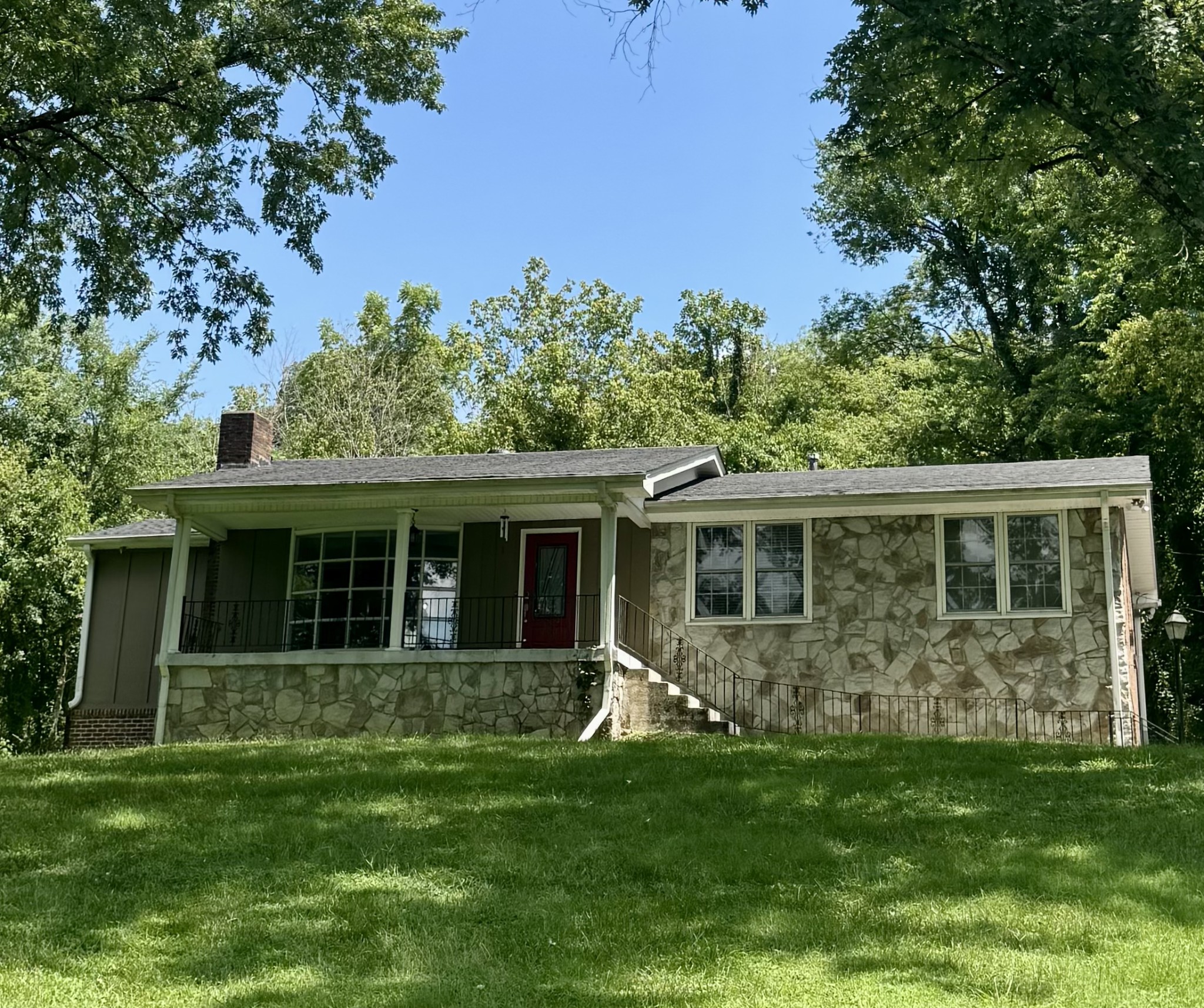 183 Maple St Property Photo 1