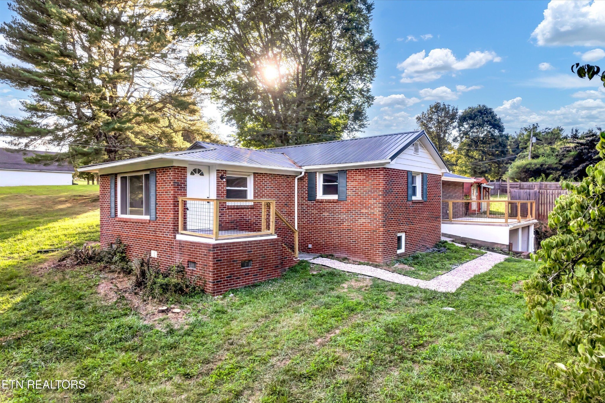 6221 Babelay Rd Property Photo 1