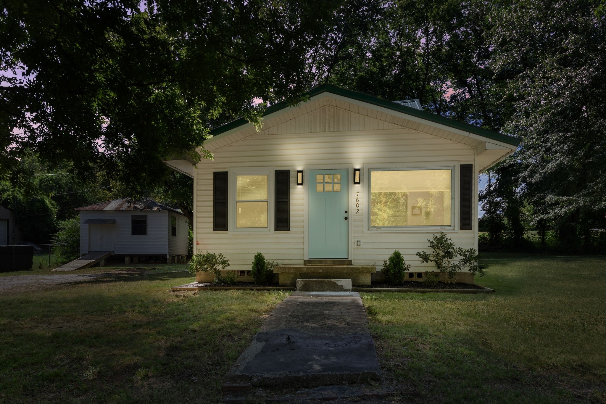 7602 Dugger St Property Photo 1