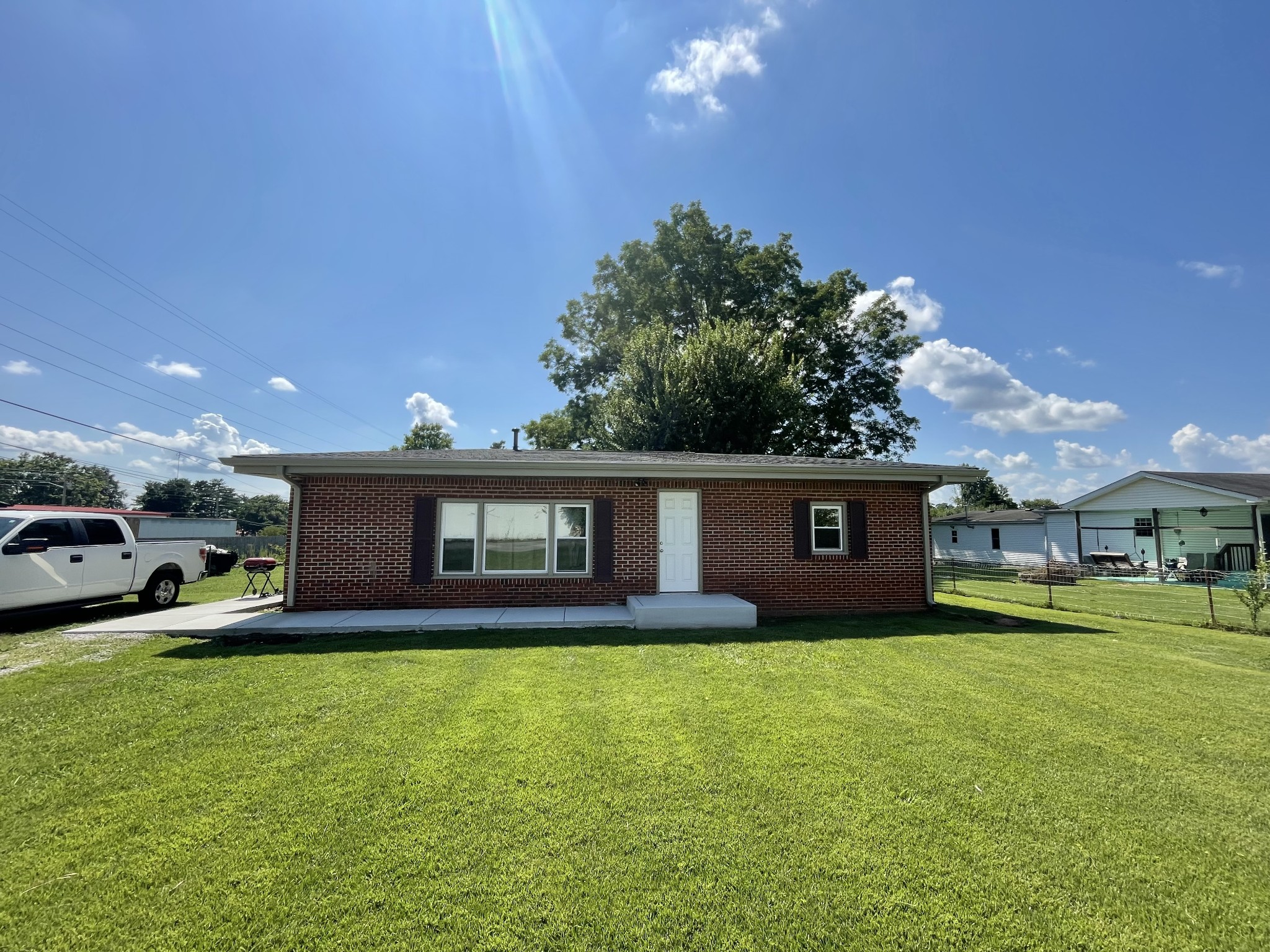 107 10th Ave, N Property Photo 1