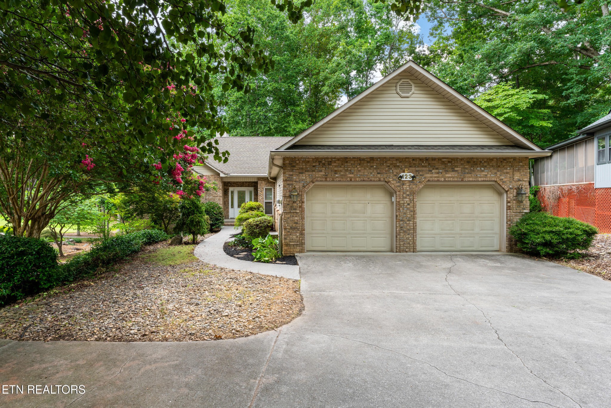 123 Inata Circle Property Photo 1