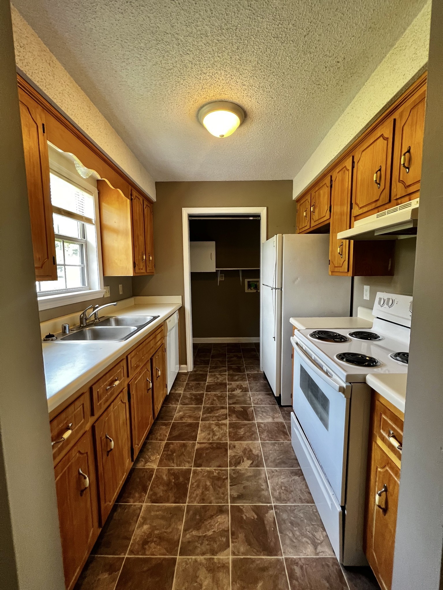 138 Grant Ave Property Photo 1