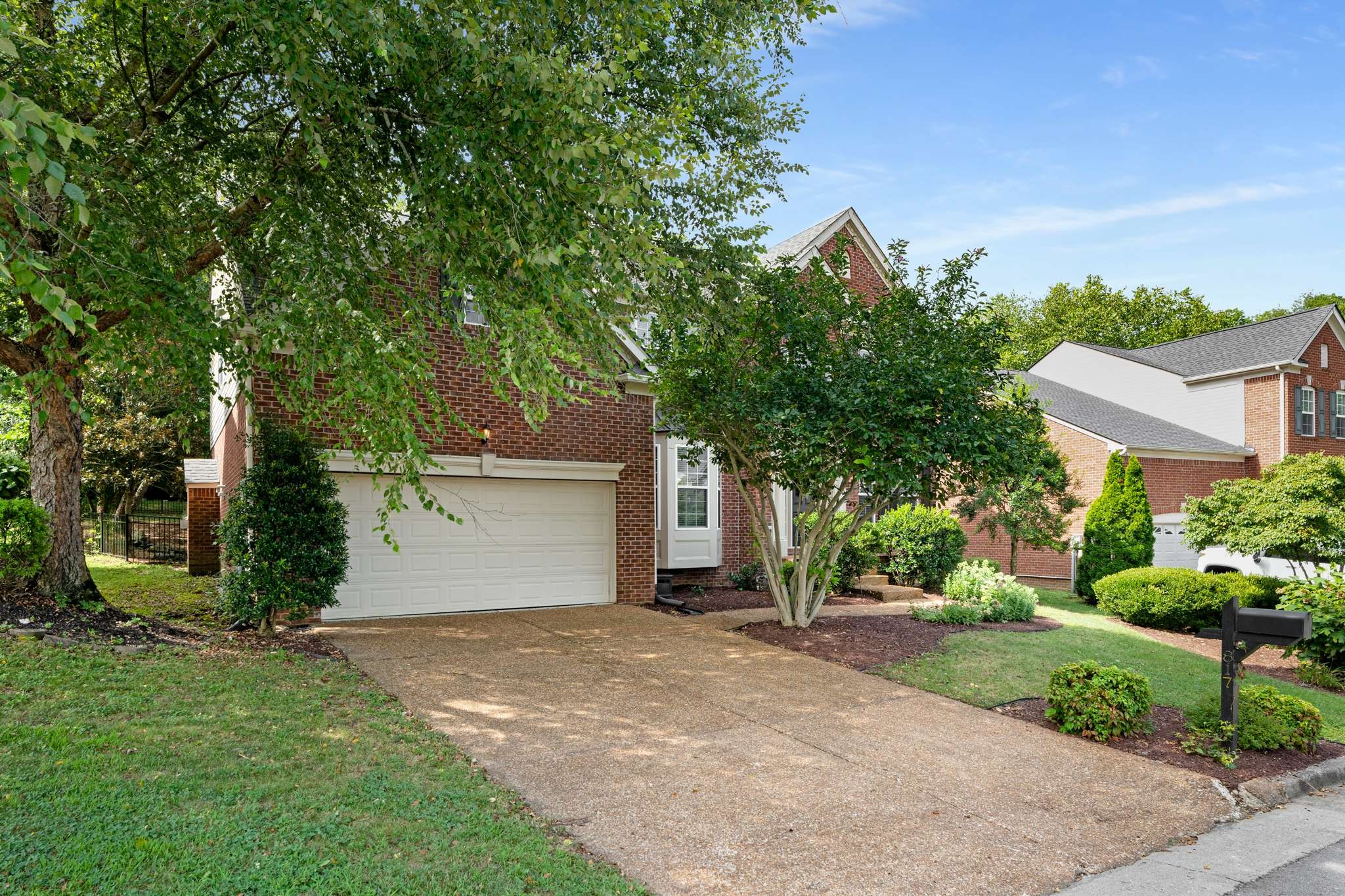 817 Holt Grove Ct Property Photo 4