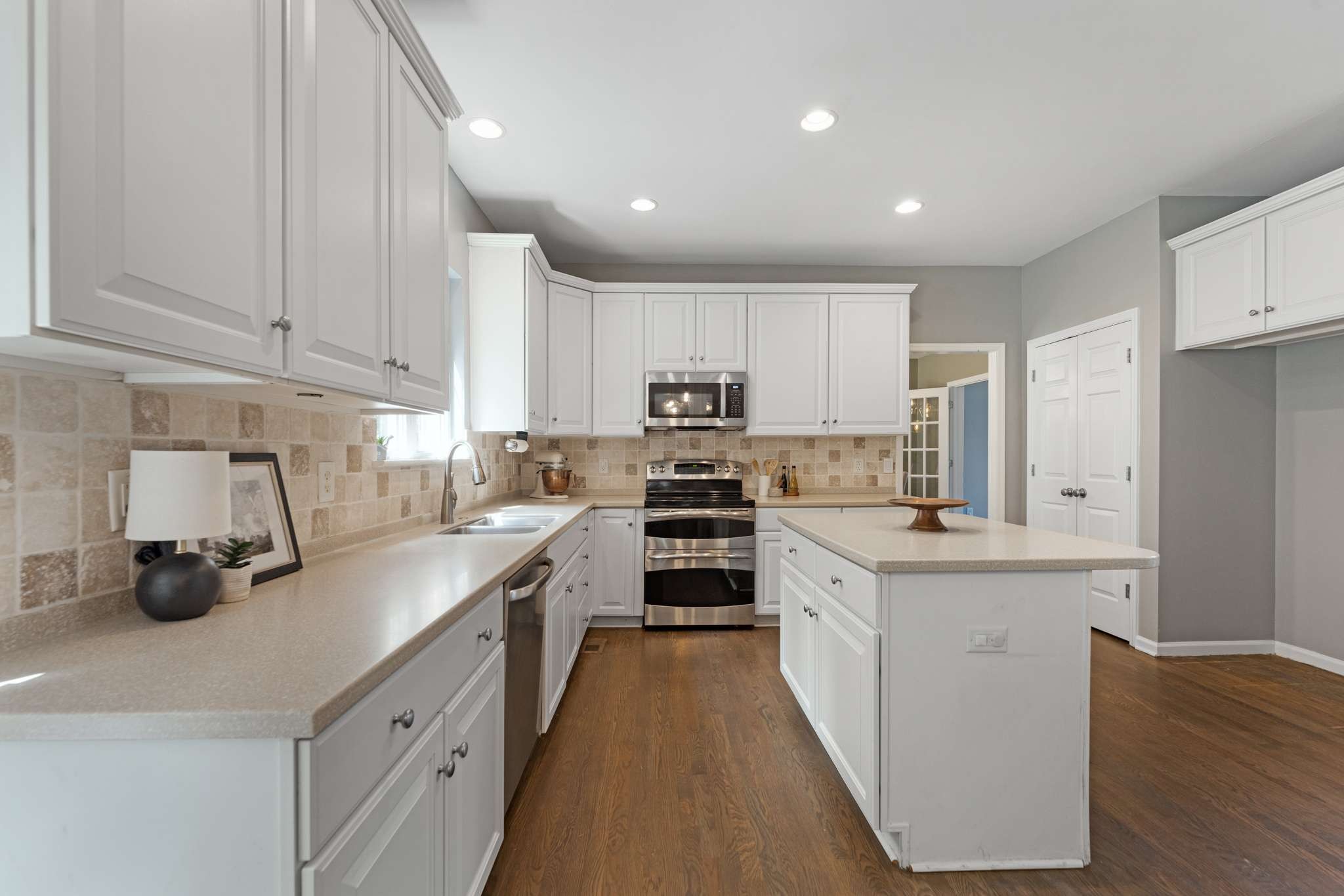 817 Holt Grove Ct Property Photo 14