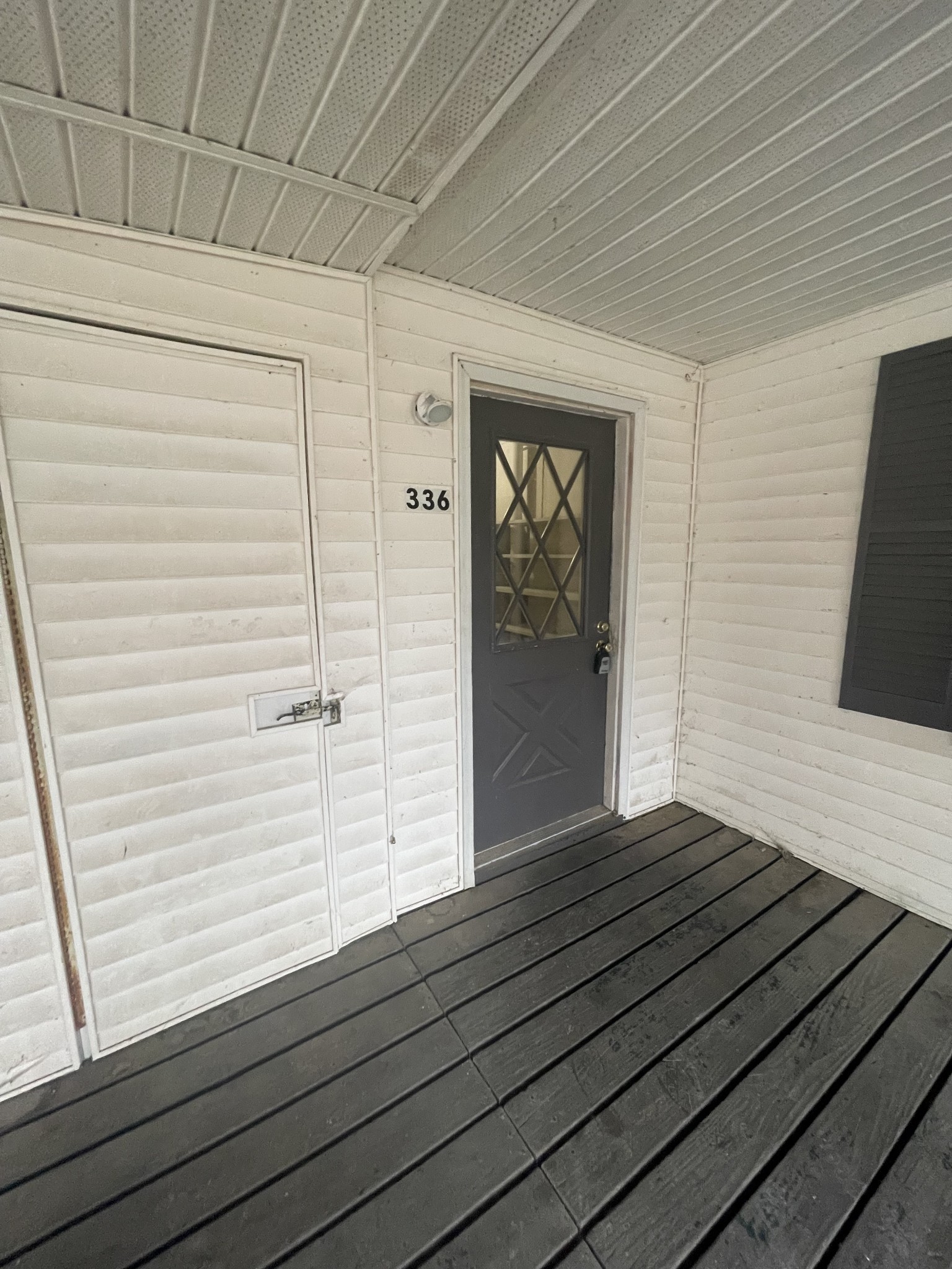 336 Grace Ave Property Photo 1
