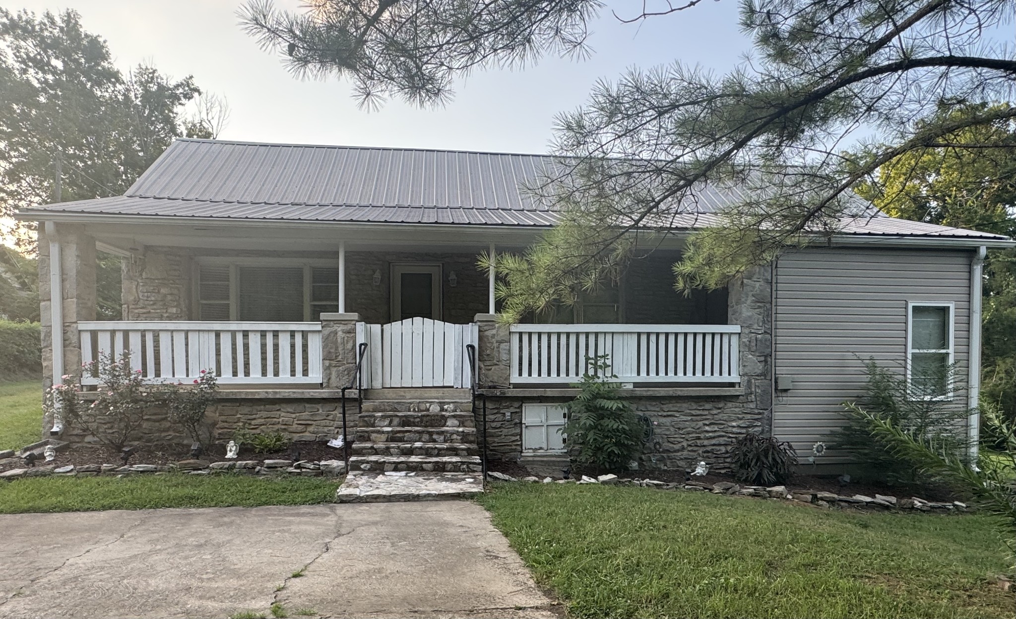 115 Brookside Dr Property Photo 1