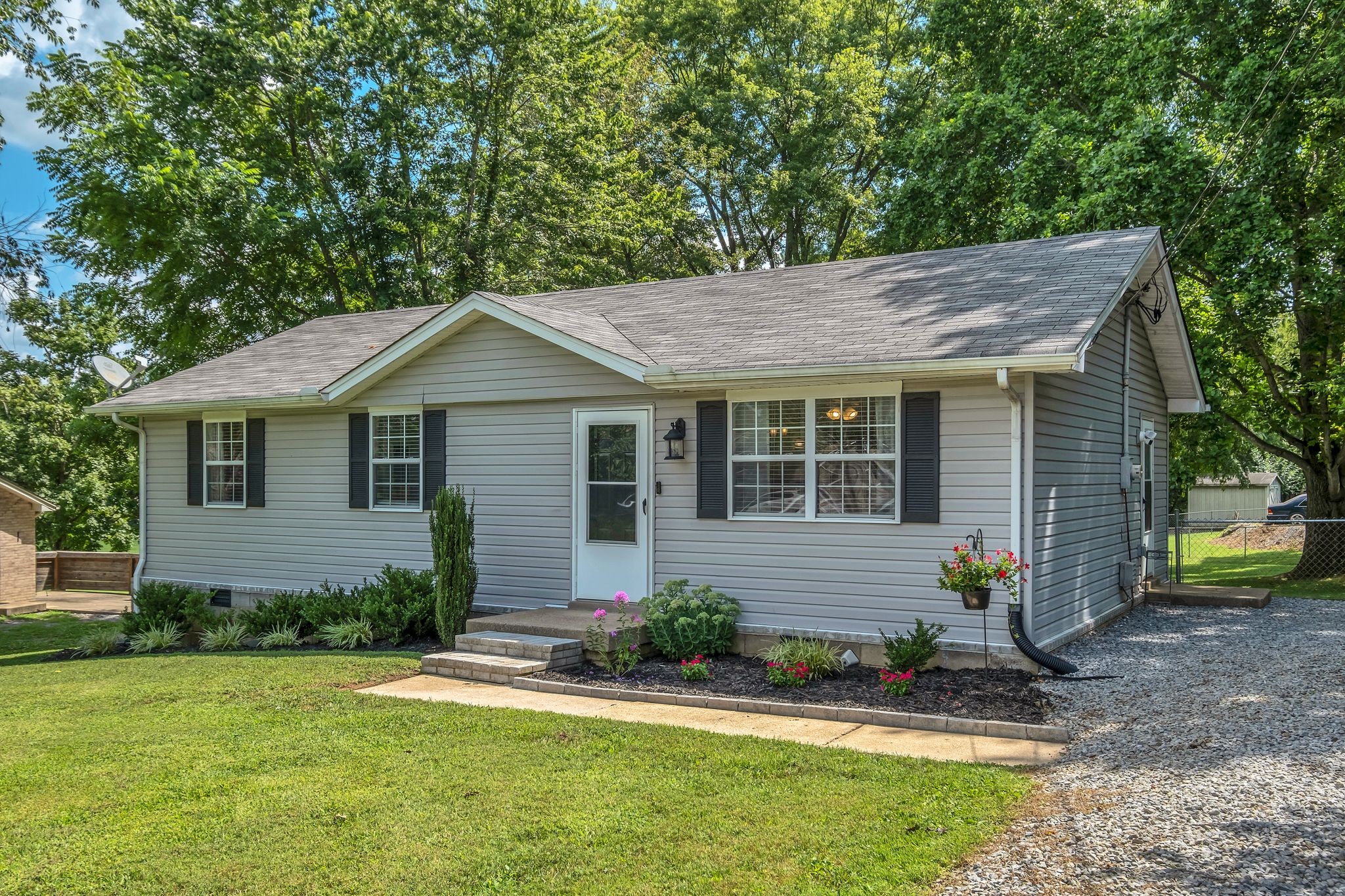 216 Fischer Dr