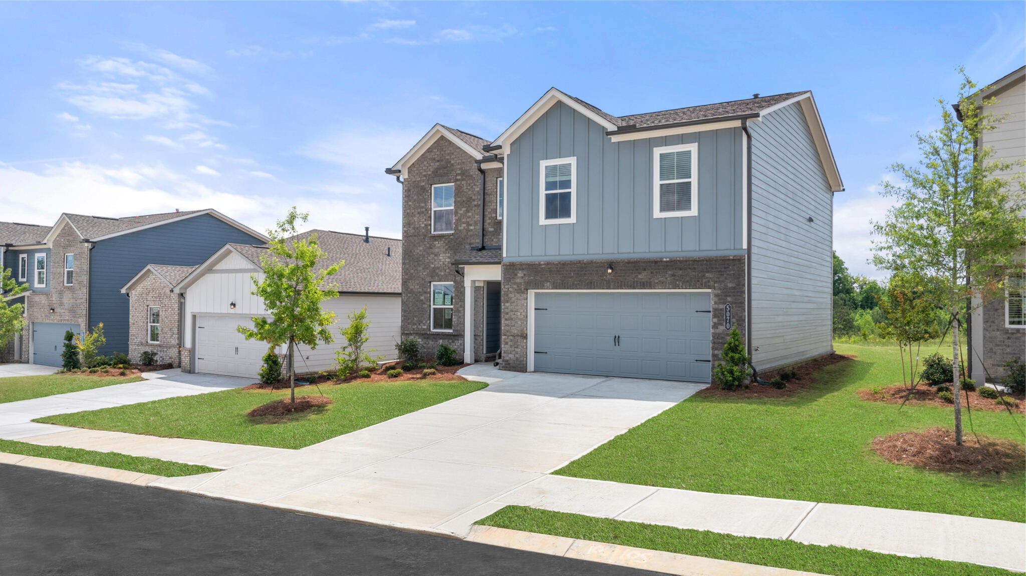 5070 Skyline Way, Ne Property Photo 1