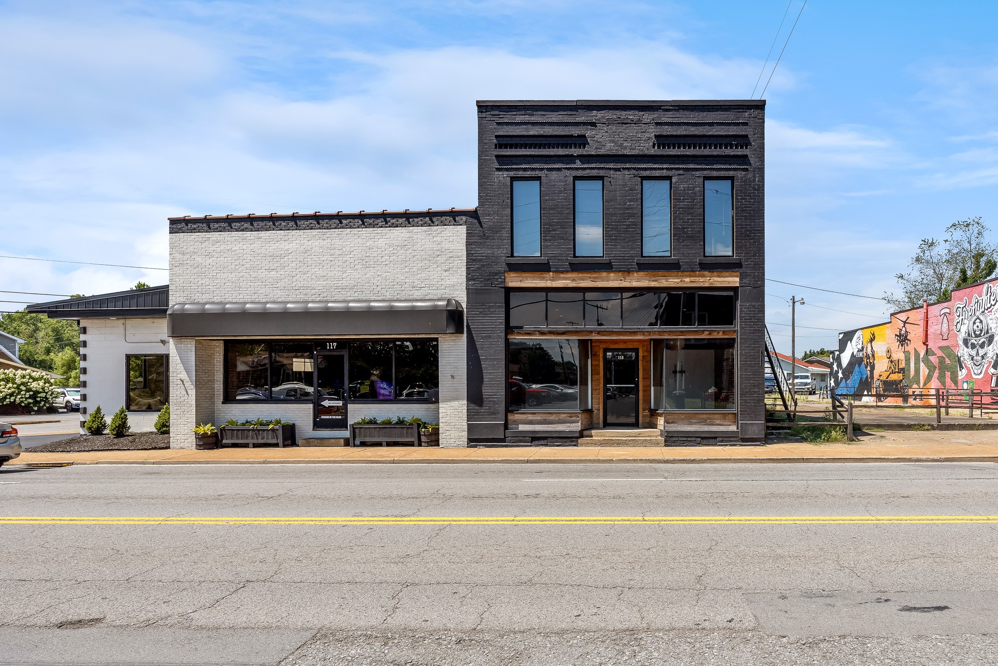 113 S Broadway St Property Photo 1