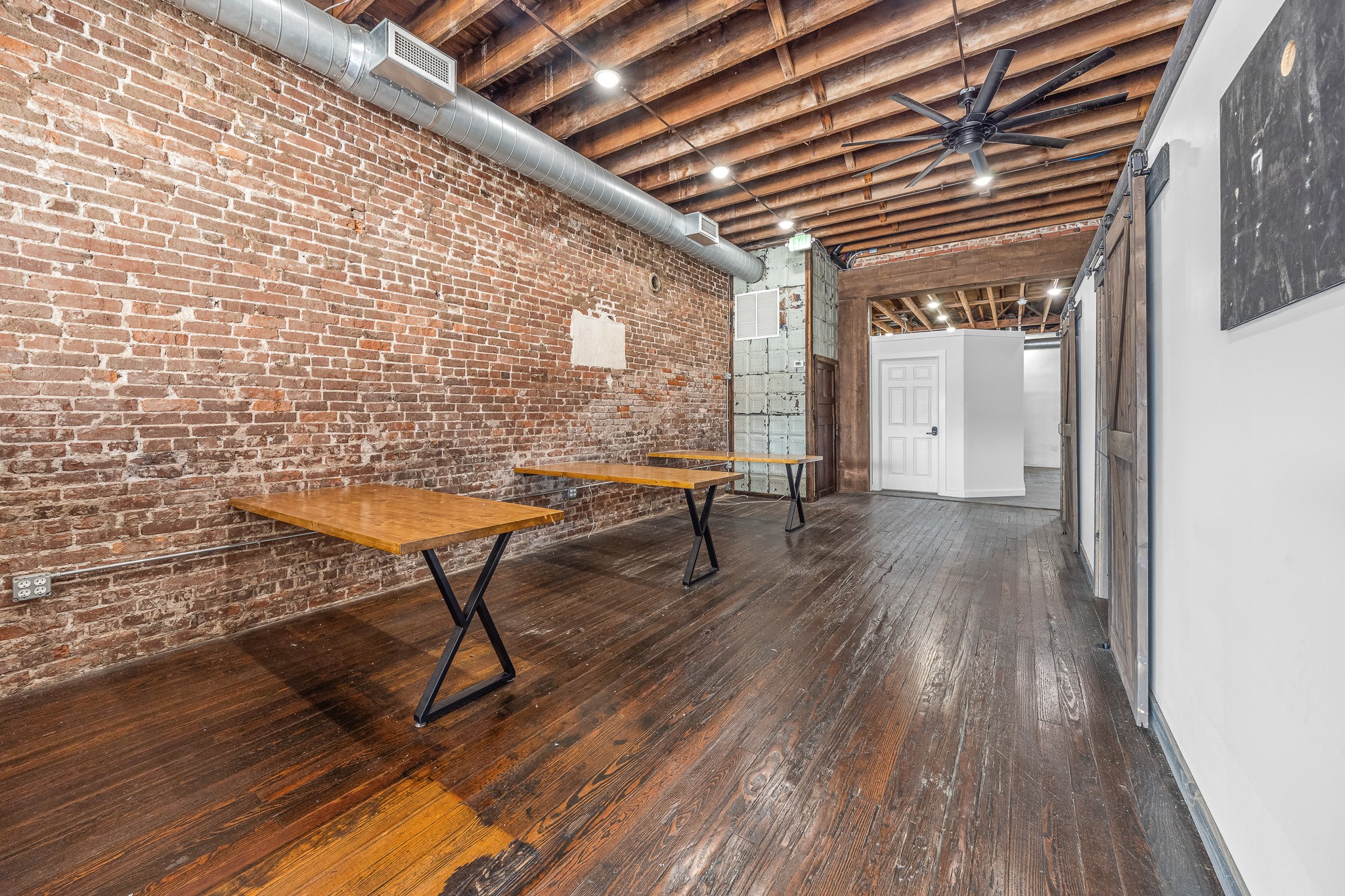 113 S Broadway St Property Photo 10