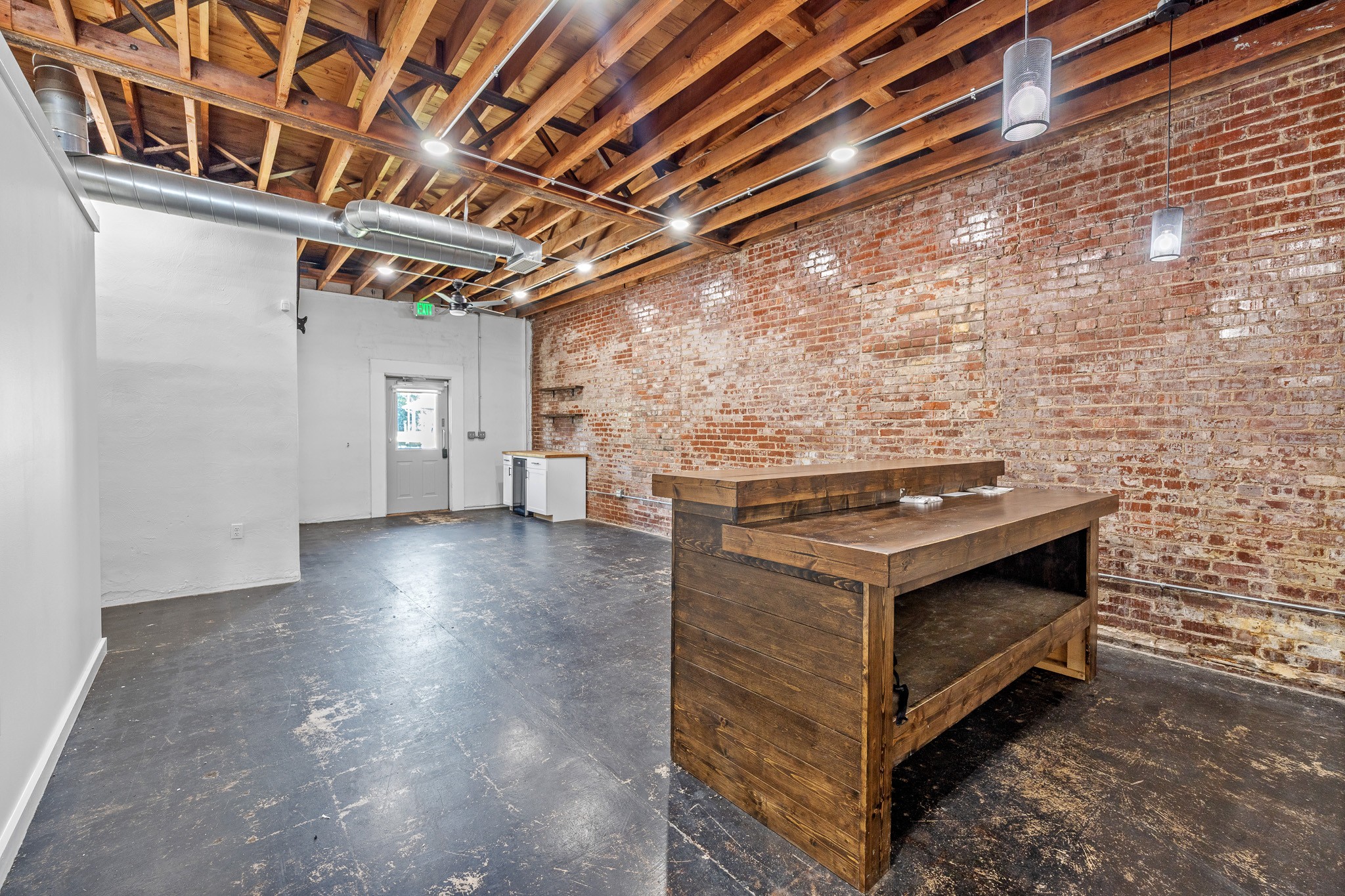 113 S Broadway St Property Photo 13
