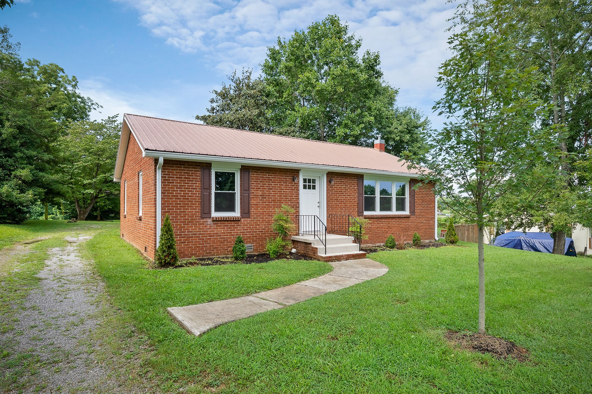 218 Roosevelt Rd Property Photo 1