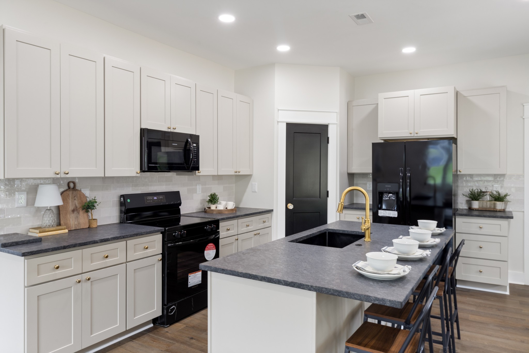 312 N Main St Property Photo 17