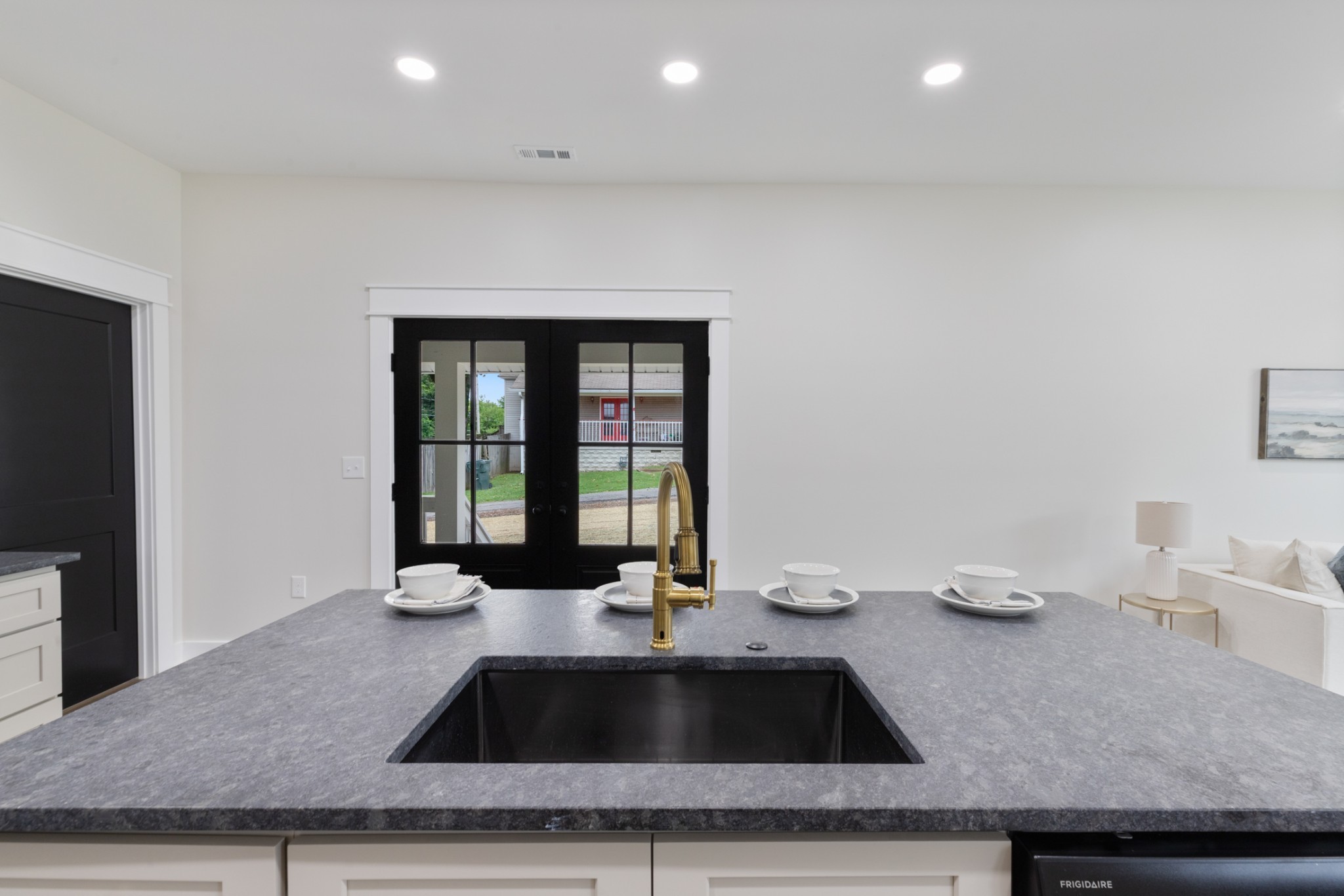 312 N Main St Property Photo 21