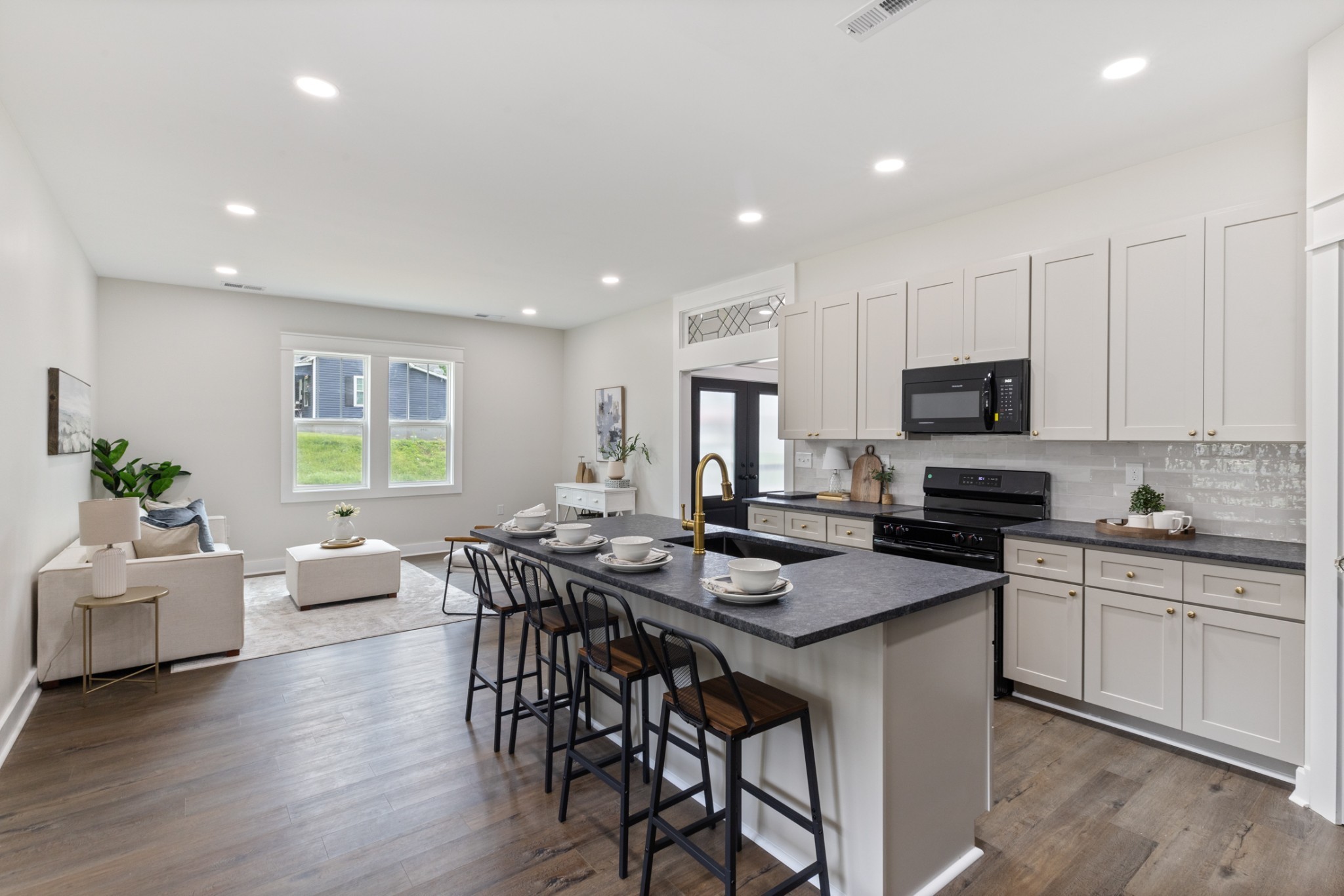 312 N Main St Property Photo 23