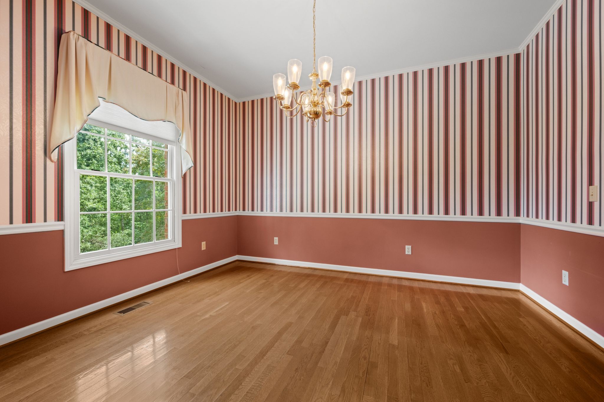 570 Gregson Pl Property Photo 39