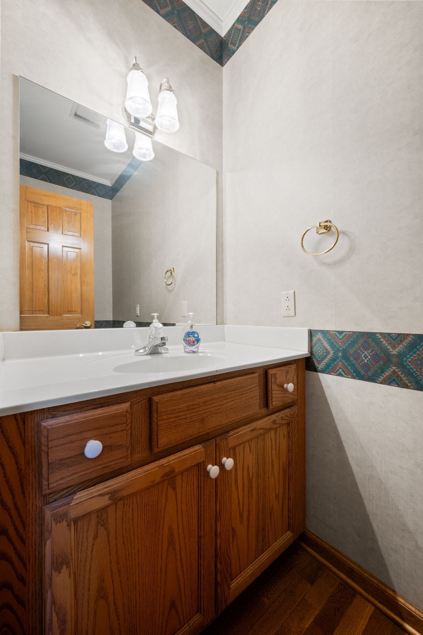 570 Gregson Pl Property Photo 40