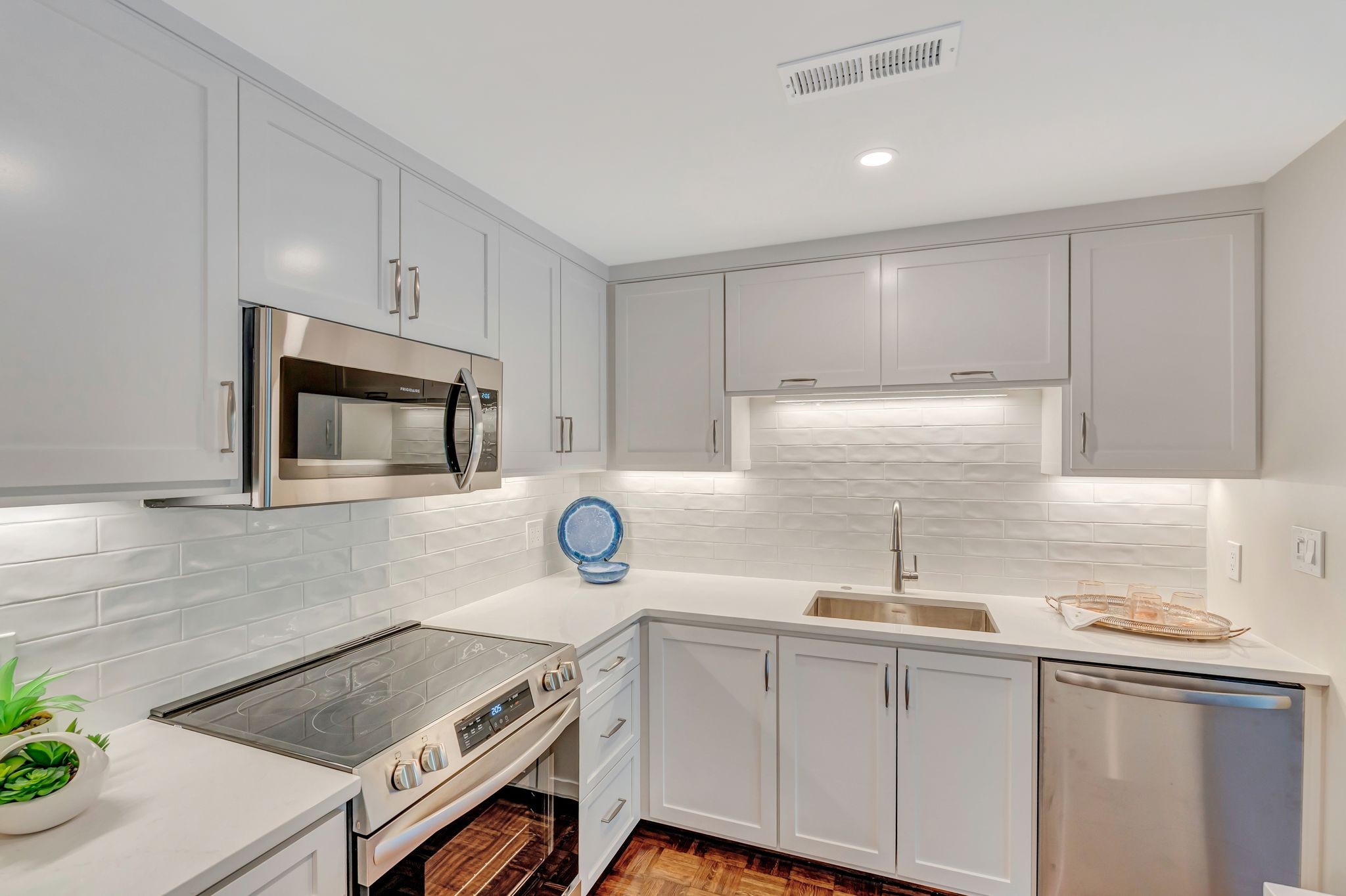 4215 Harding Pike Property Photo 2