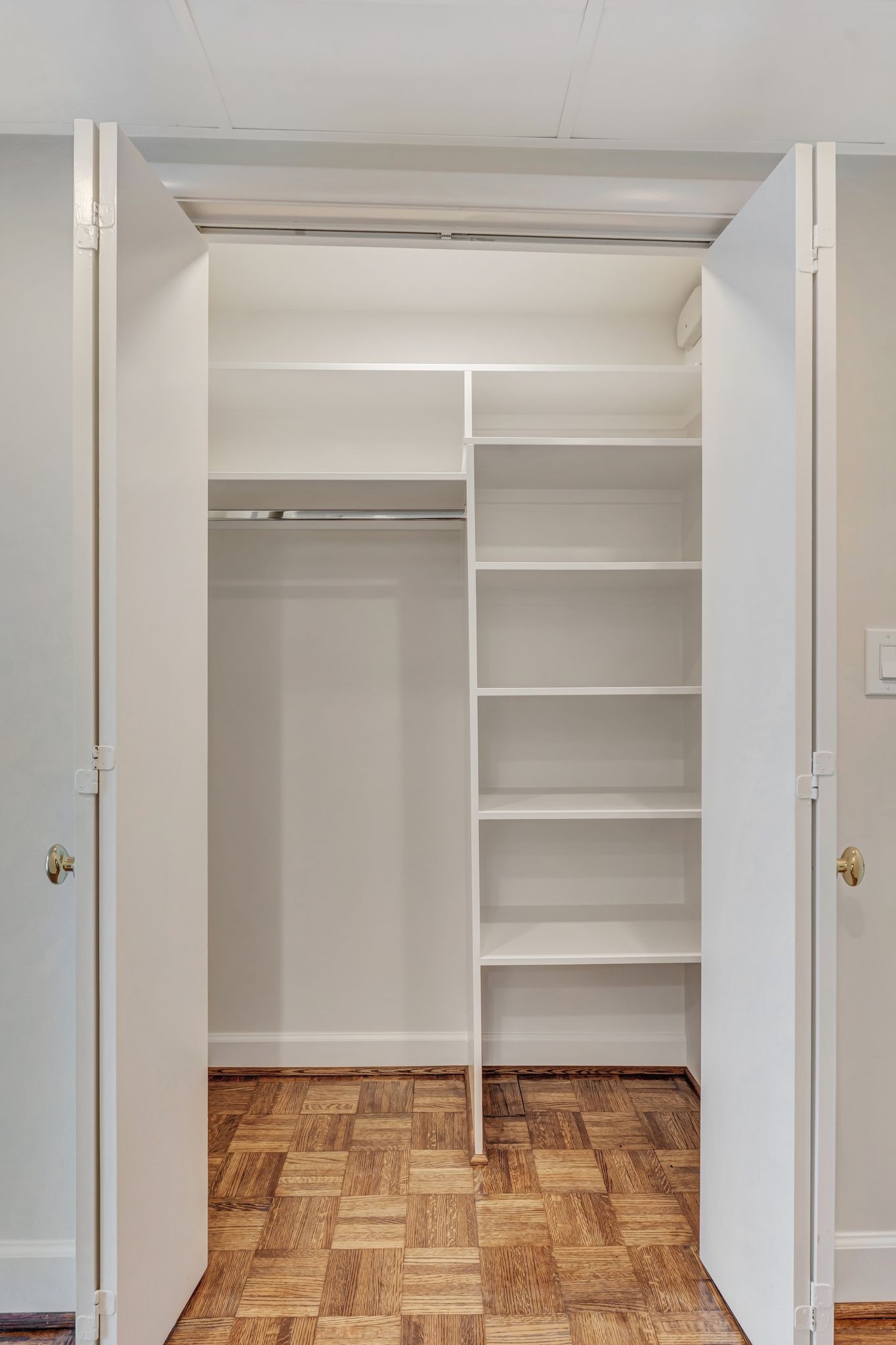 4215 Harding Pike Property Photo 4