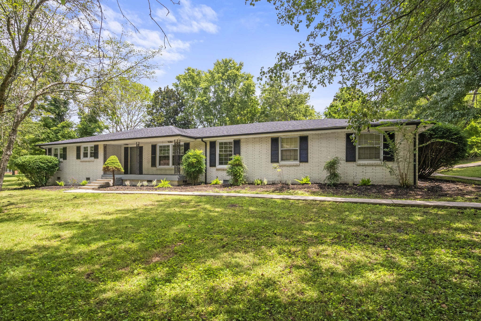 512 Utley Dr Property Photo 1