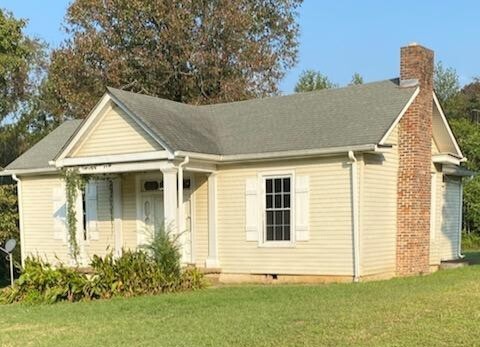 972 Fall River Rd Property Photo 2
