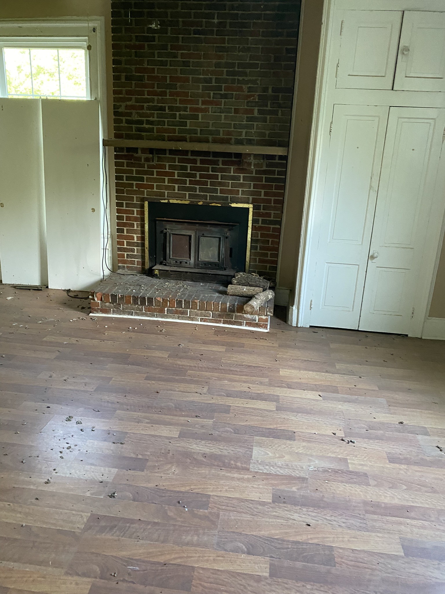 972 Fall River Rd Property Photo 13